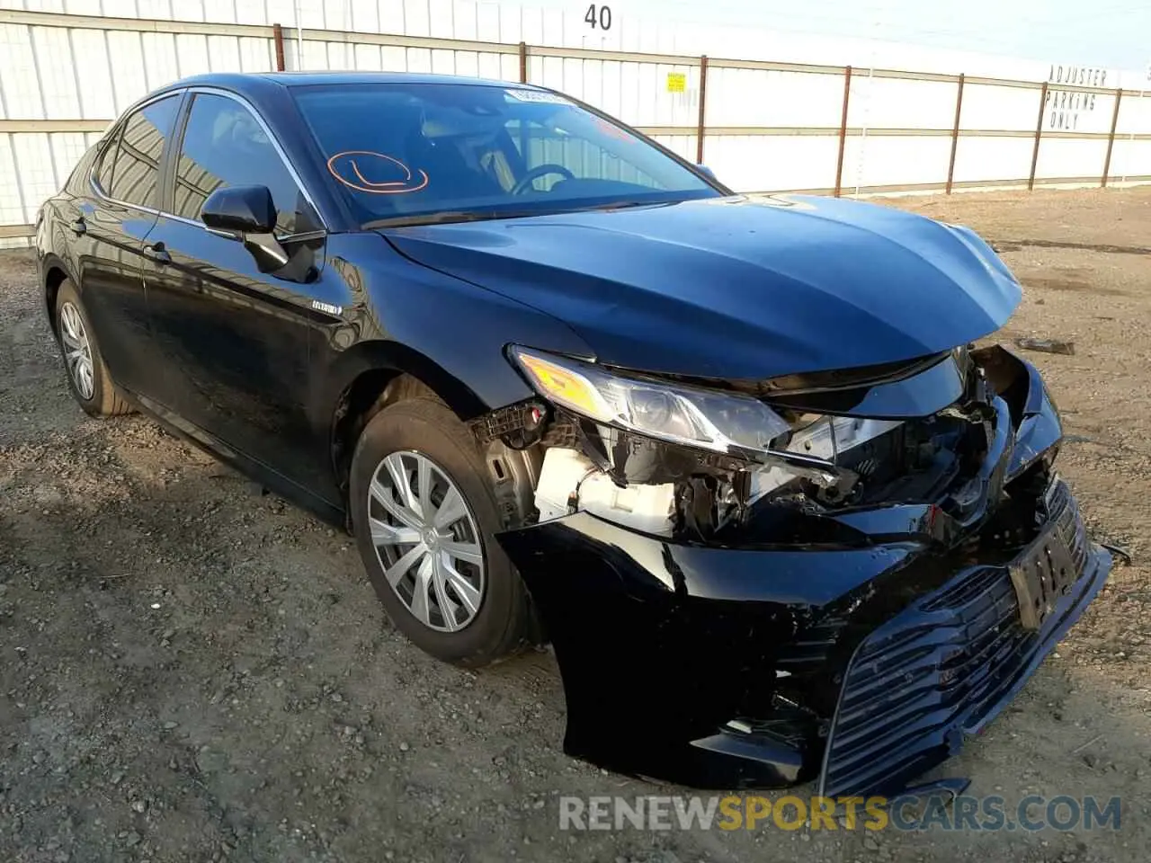 1 Photograph of a damaged car 4T1E31AK0LU529721 TOYOTA CAMRY 2020