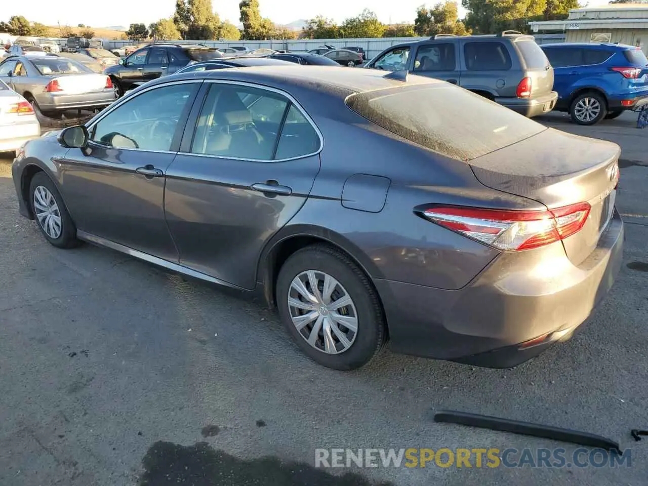 2 Photograph of a damaged car 4T1E31AK4LU530757 TOYOTA CAMRY 2020