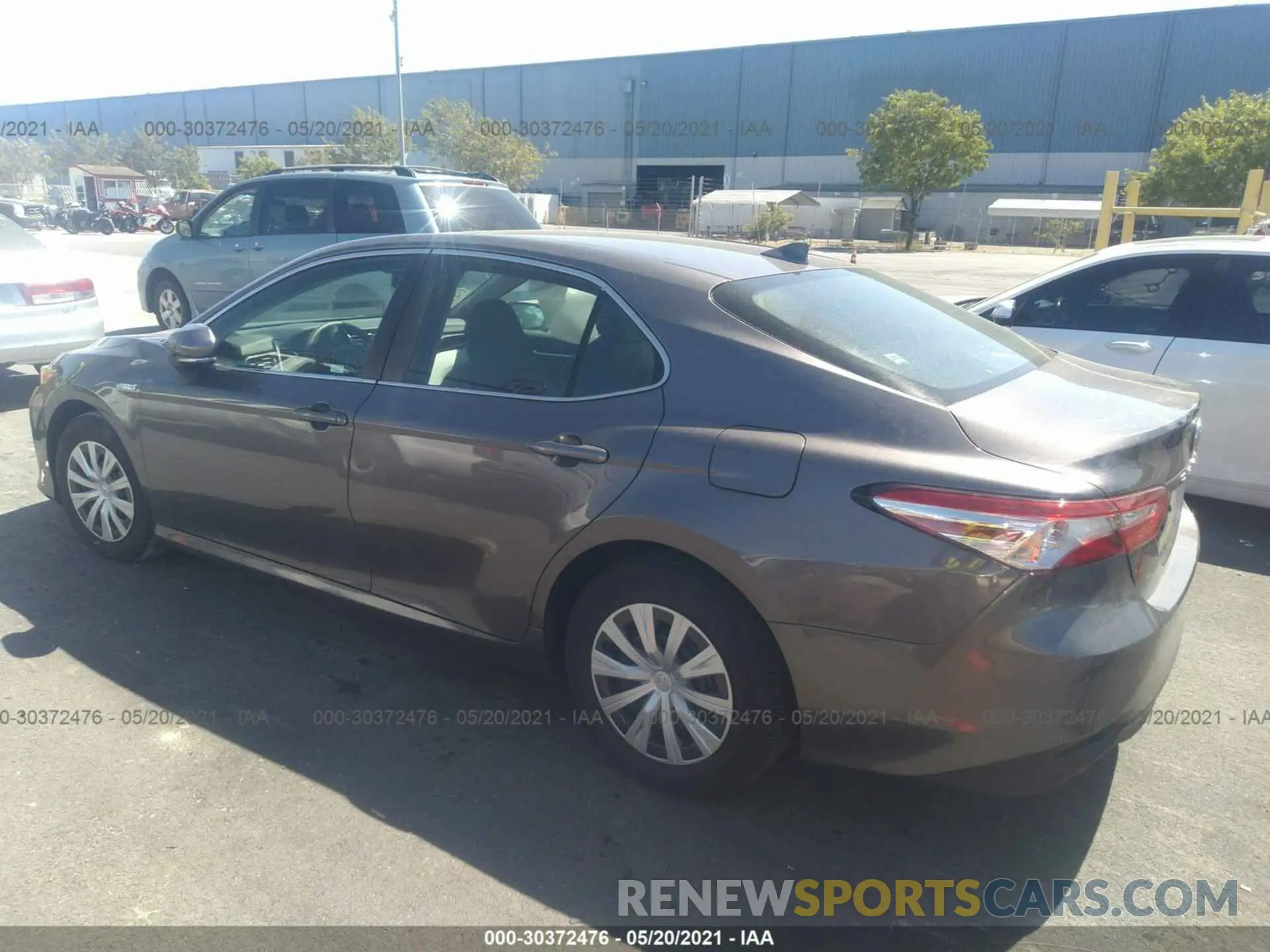 3 Photograph of a damaged car 4T1E31AK9LU527823 TOYOTA CAMRY 2020