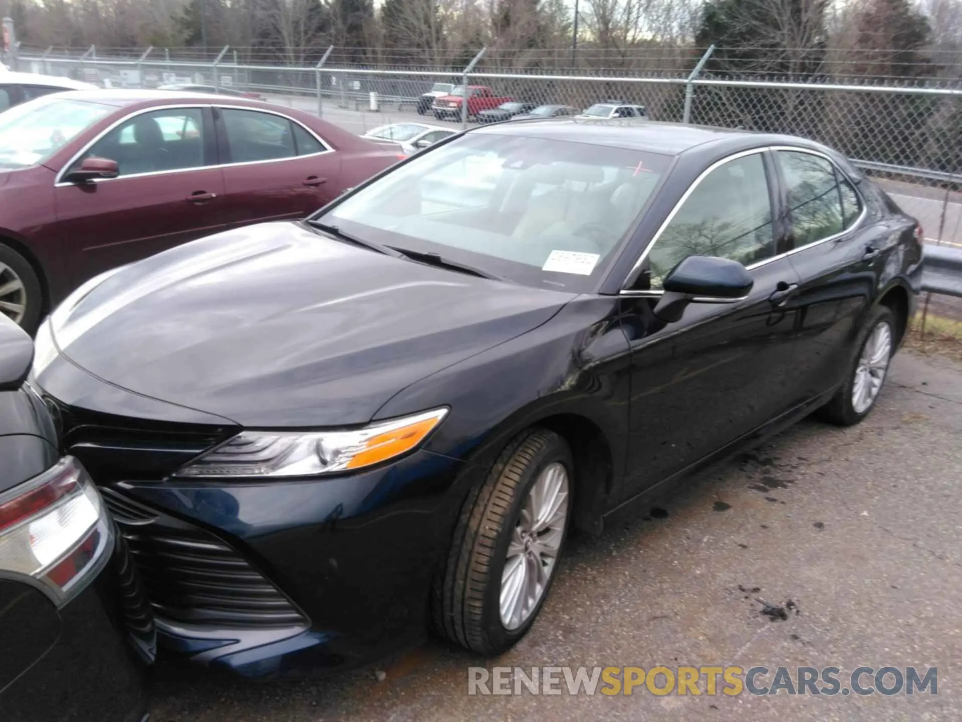 1 Photograph of a damaged car 4T1F11AK0LU300613 TOYOTA CAMRY 2020