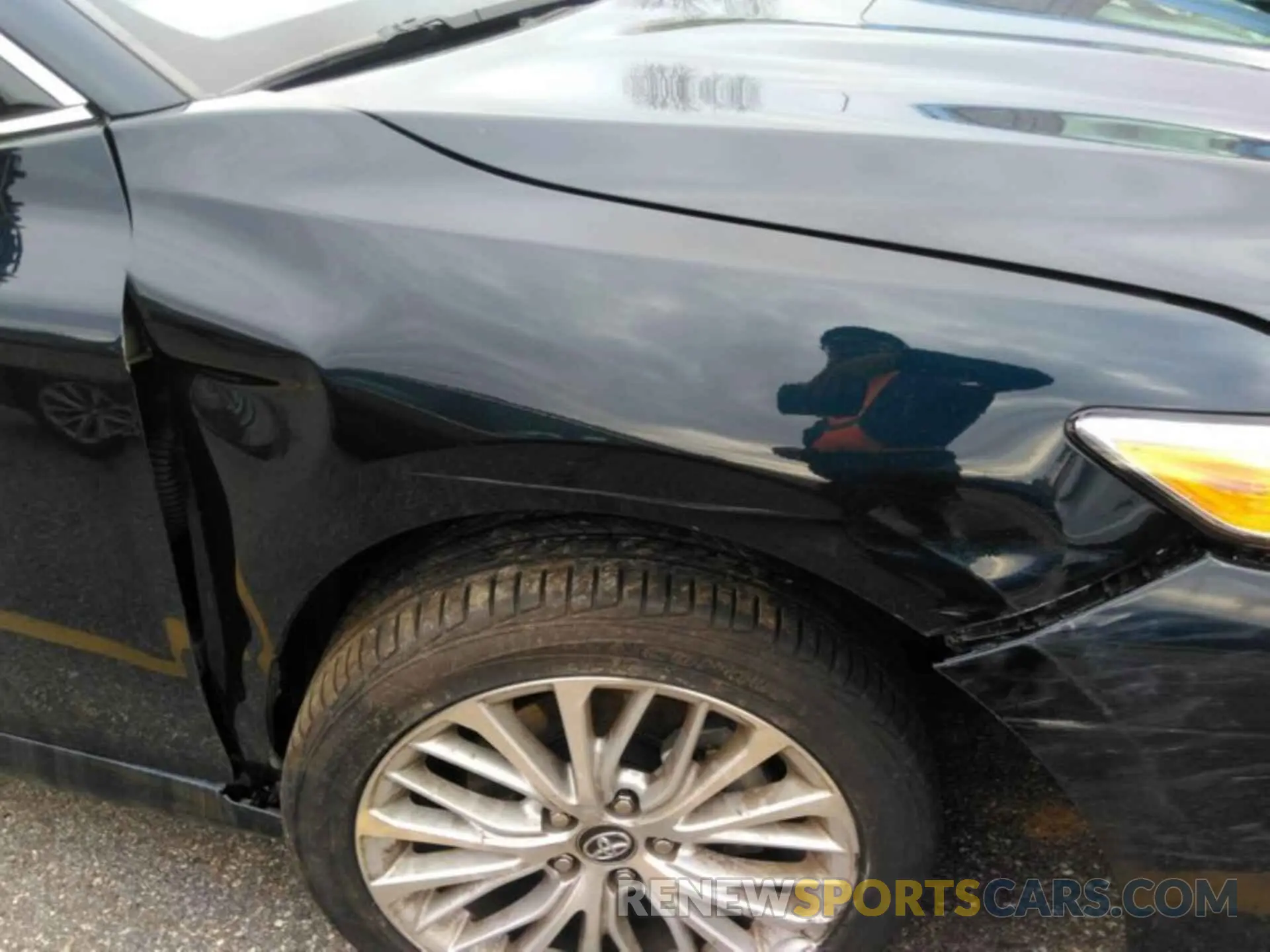 11 Photograph of a damaged car 4T1F11AK0LU300613 TOYOTA CAMRY 2020