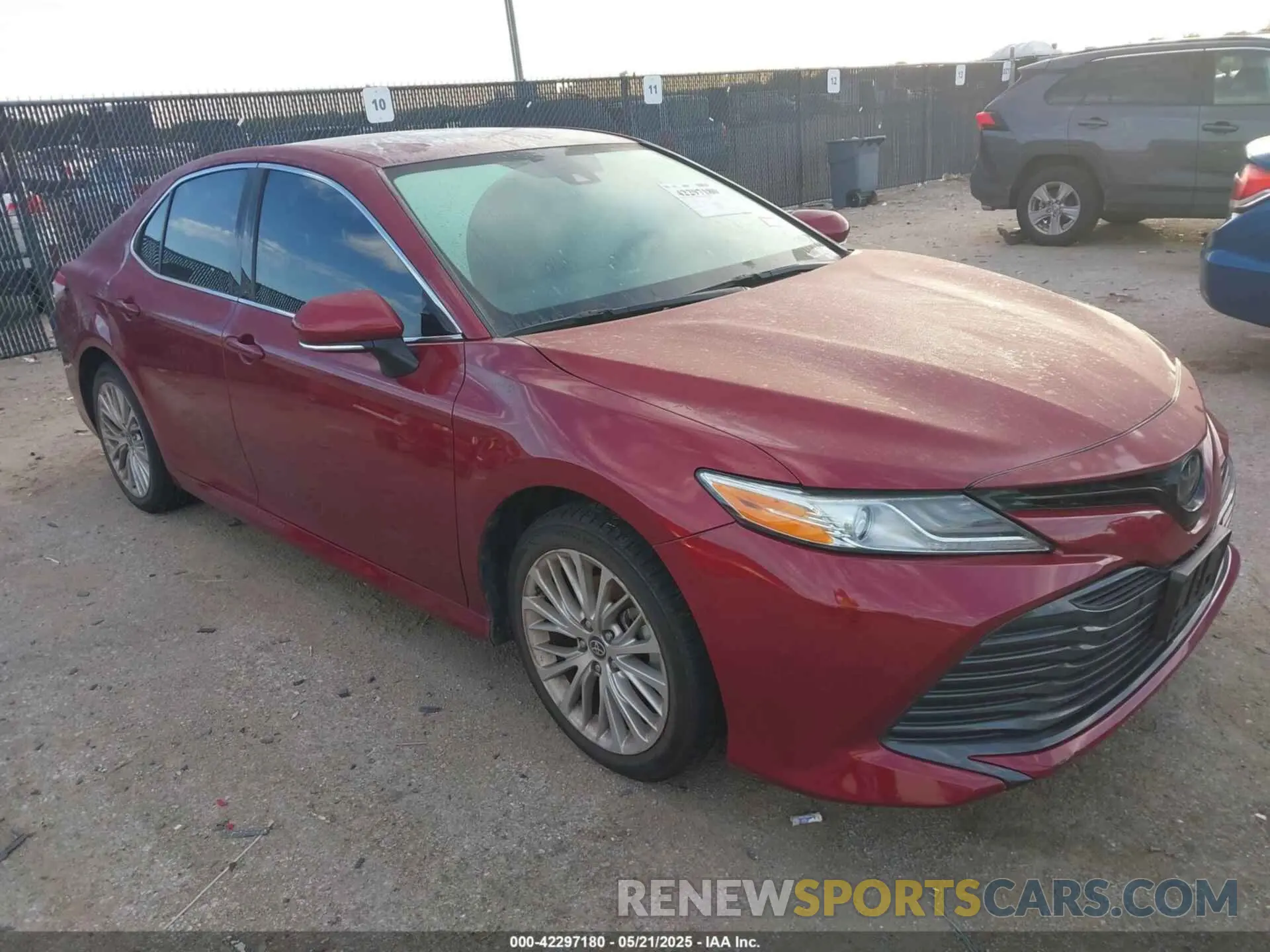 1 Photograph of a damaged car 4T1F11AK0LU388143 TOYOTA CAMRY 2020