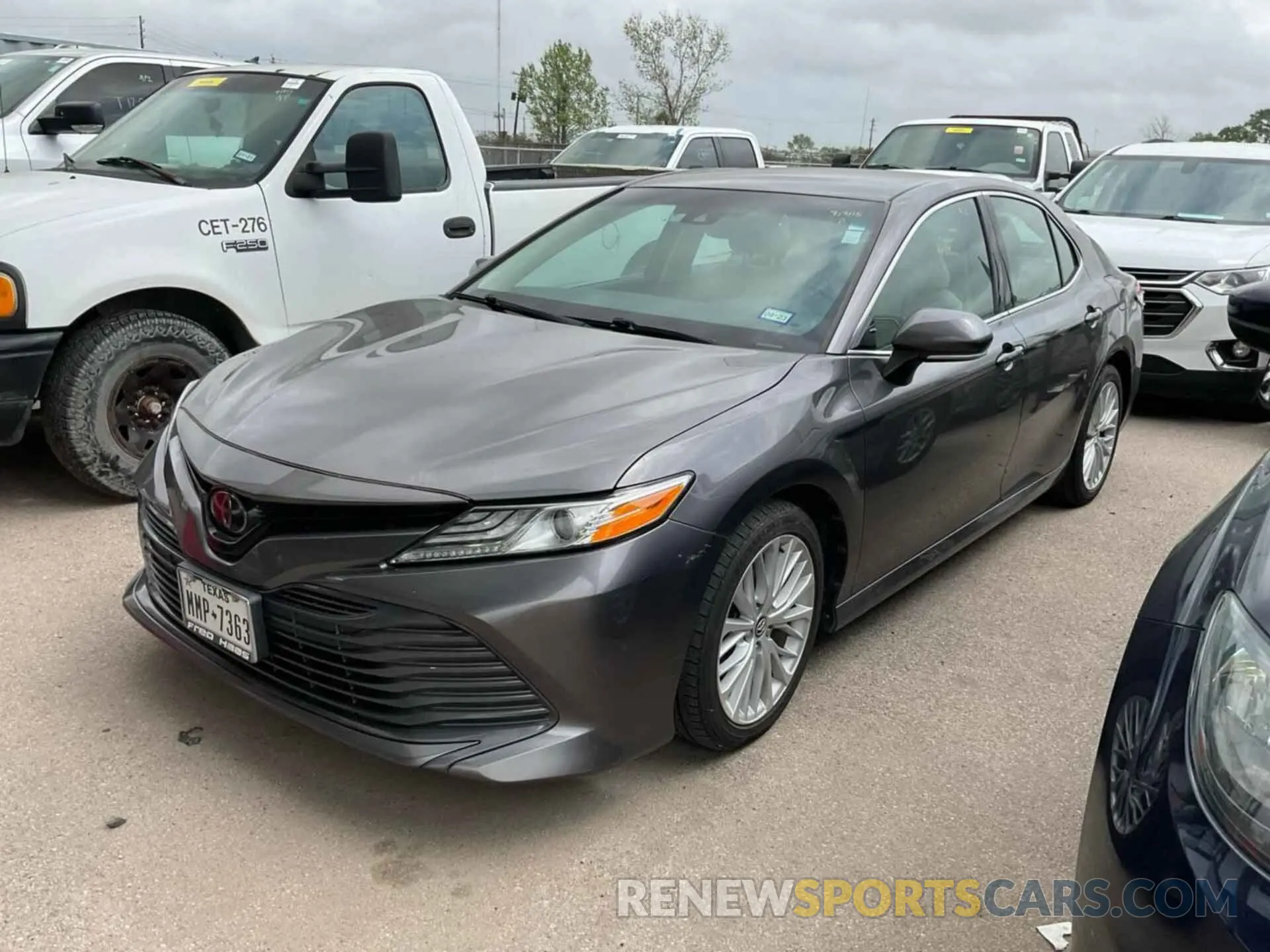 24 Photograph of a damaged car 4T1F11AK0LU857960 TOYOTA CAMRY 2020