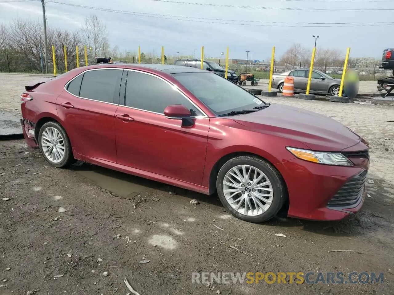 4 Photograph of a damaged car 4T1F11AK0LU865055 TOYOTA CAMRY 2020