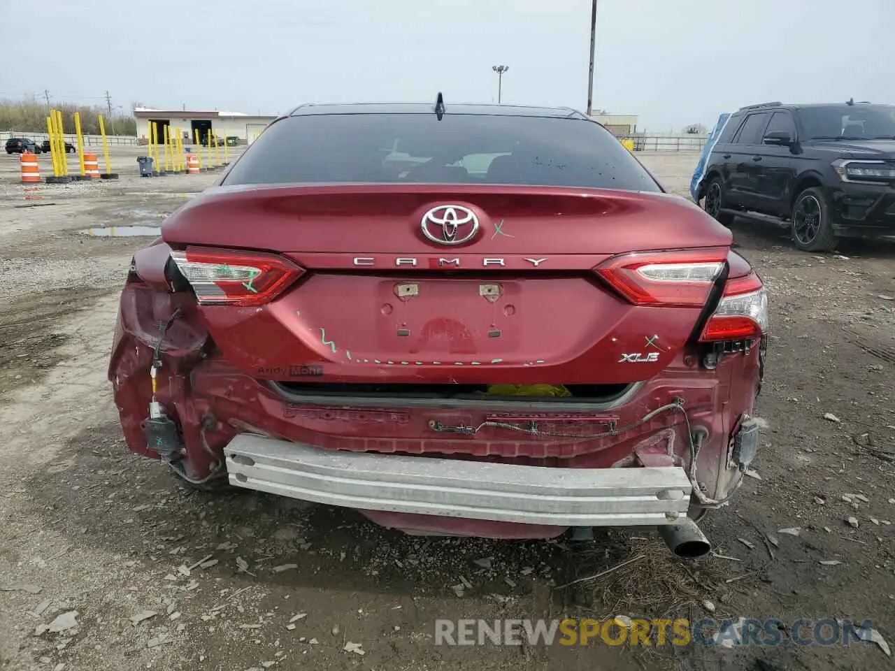 6 Photograph of a damaged car 4T1F11AK0LU865055 TOYOTA CAMRY 2020