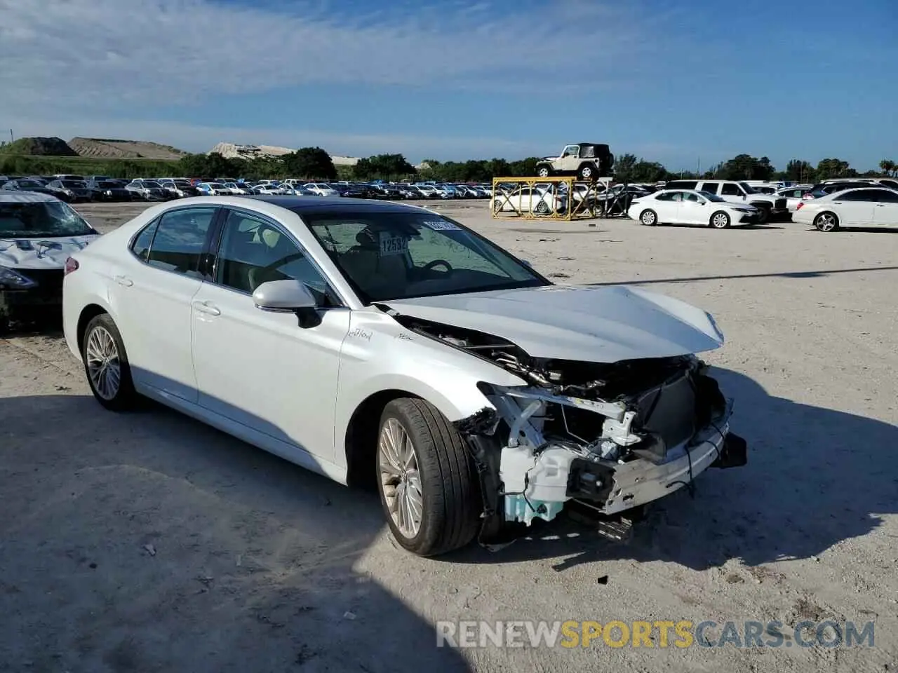 1 Фотография поврежденного автомобиля 4T1F11AK0LU906896 TOYOTA CAMRY 2020