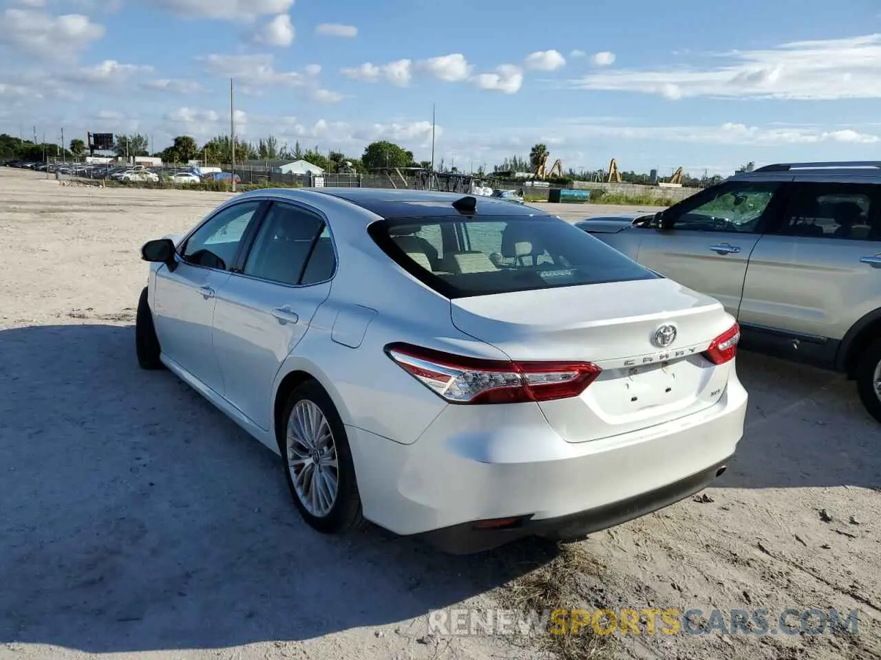 3 Фотография поврежденного автомобиля 4T1F11AK0LU906896 TOYOTA CAMRY 2020