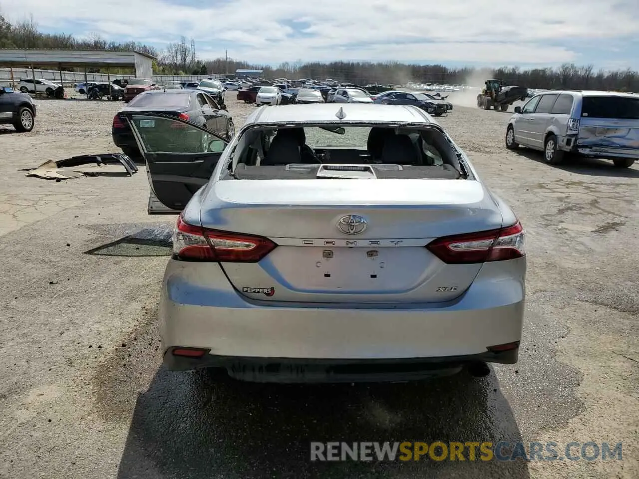 6 Фотография поврежденного автомобиля 4T1F11AK0LU940000 TOYOTA CAMRY 2020