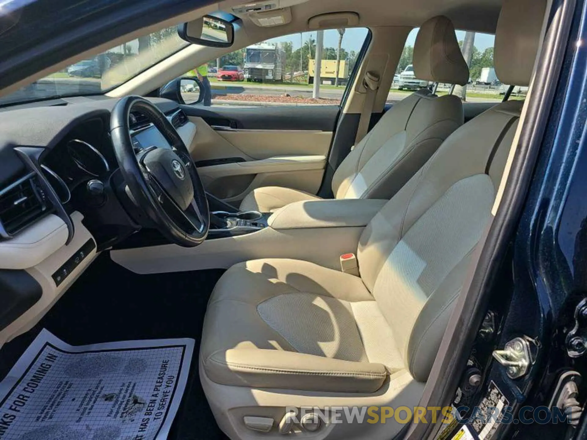 1 Photograph of a damaged car 4T1F11AK2LU942069 TOYOTA CAMRY 2020