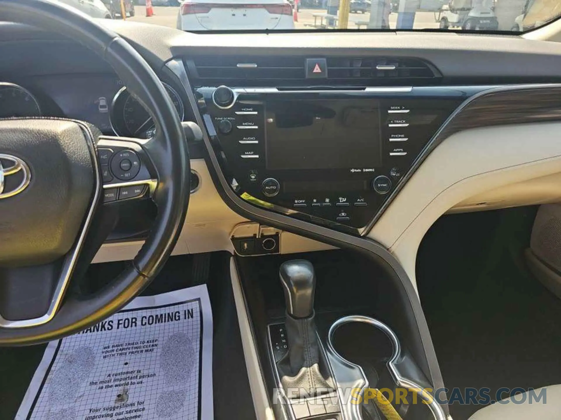 10 Photograph of a damaged car 4T1F11AK2LU942069 TOYOTA CAMRY 2020