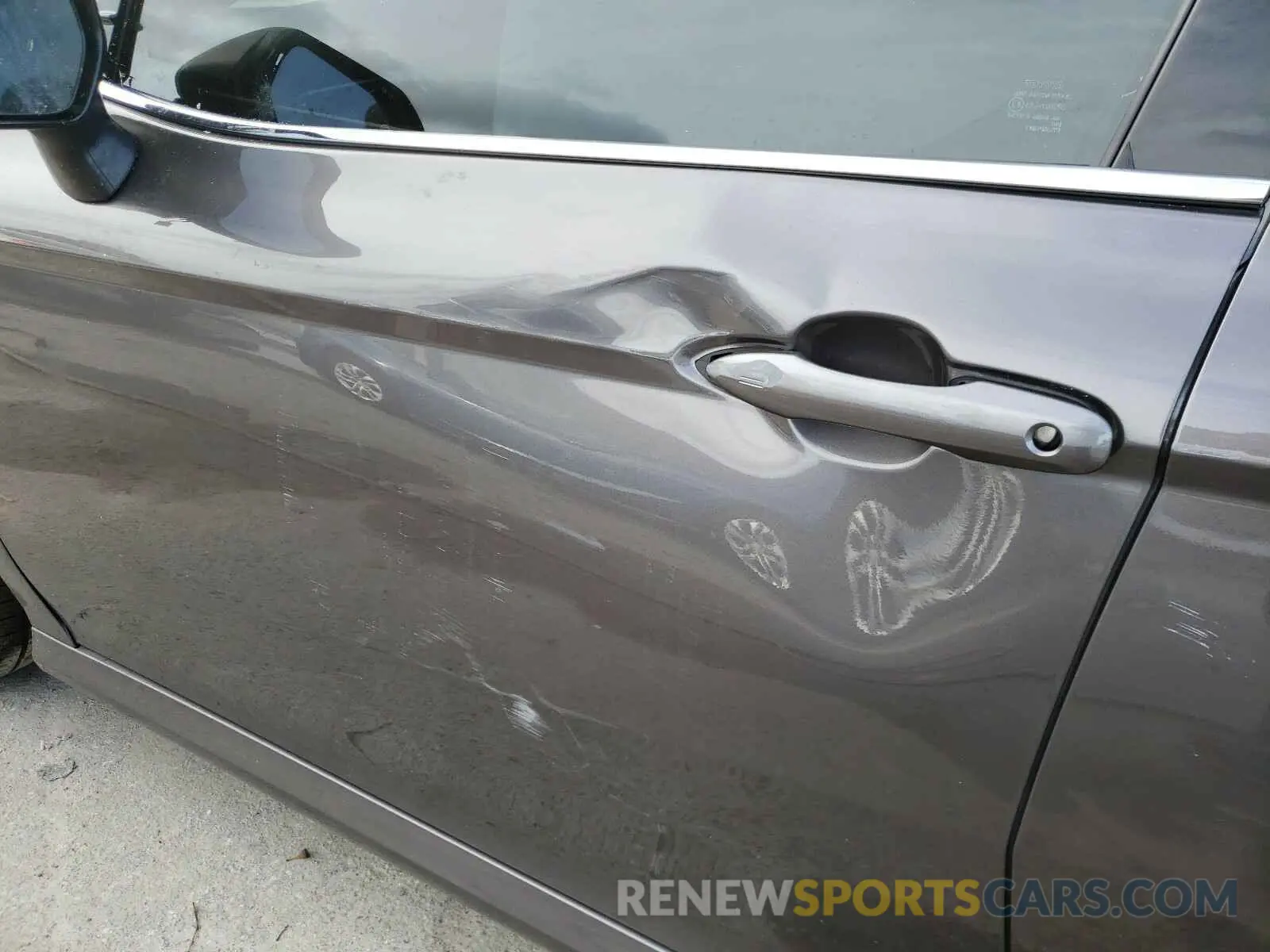 9 Photograph of a damaged car 4T1F11AK5LU979570 TOYOTA CAMRY 2020