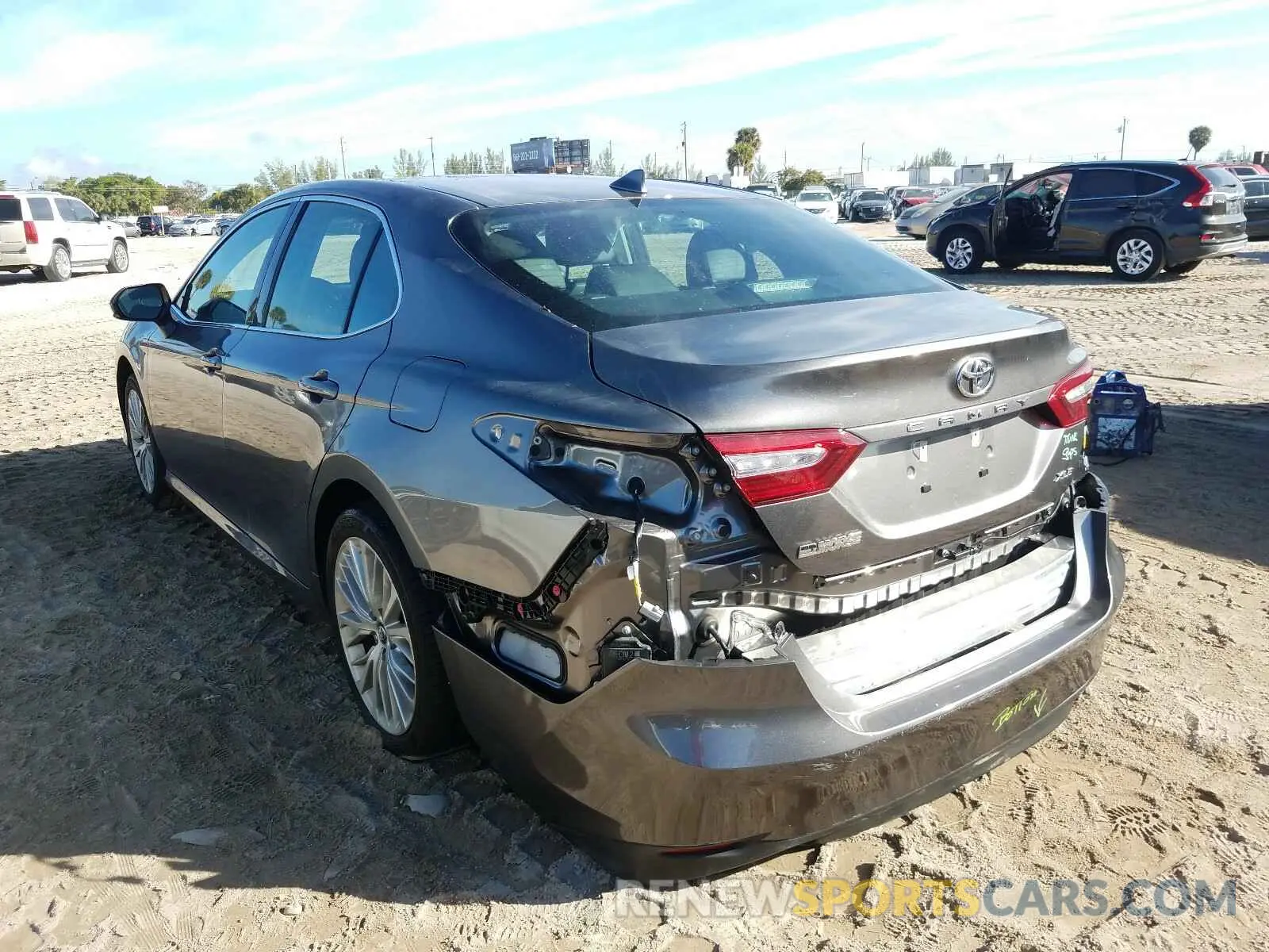 3 Photograph of a damaged car 4T1F11AK6LU887707 TOYOTA CAMRY 2020