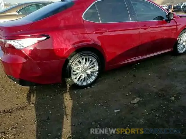 13 Photograph of a damaged car 4T1F11AK6LU991453 TOYOTA CAMRY 2020