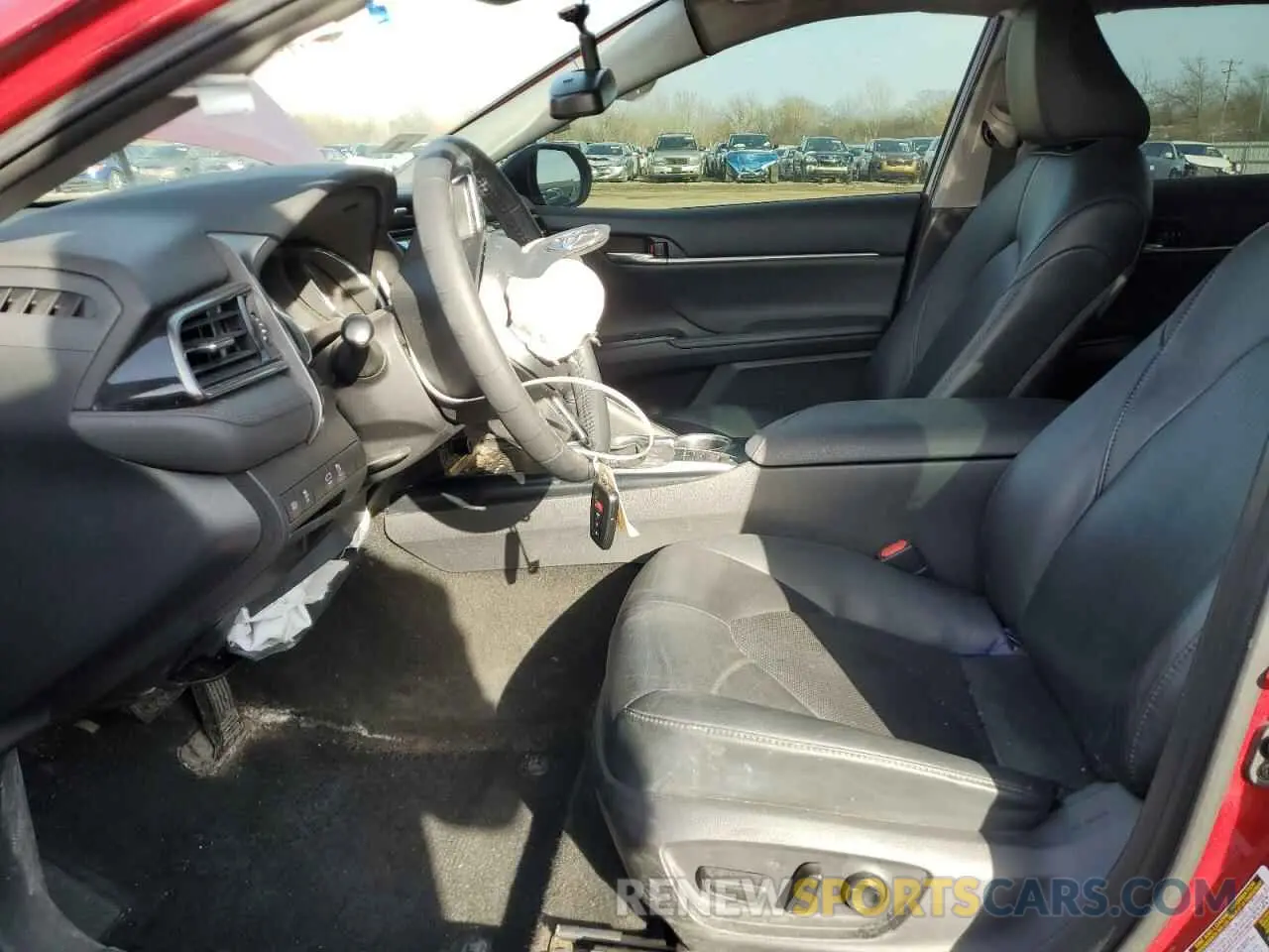 7 Photograph of a damaged car 4T1F11AK6LU991453 TOYOTA CAMRY 2020
