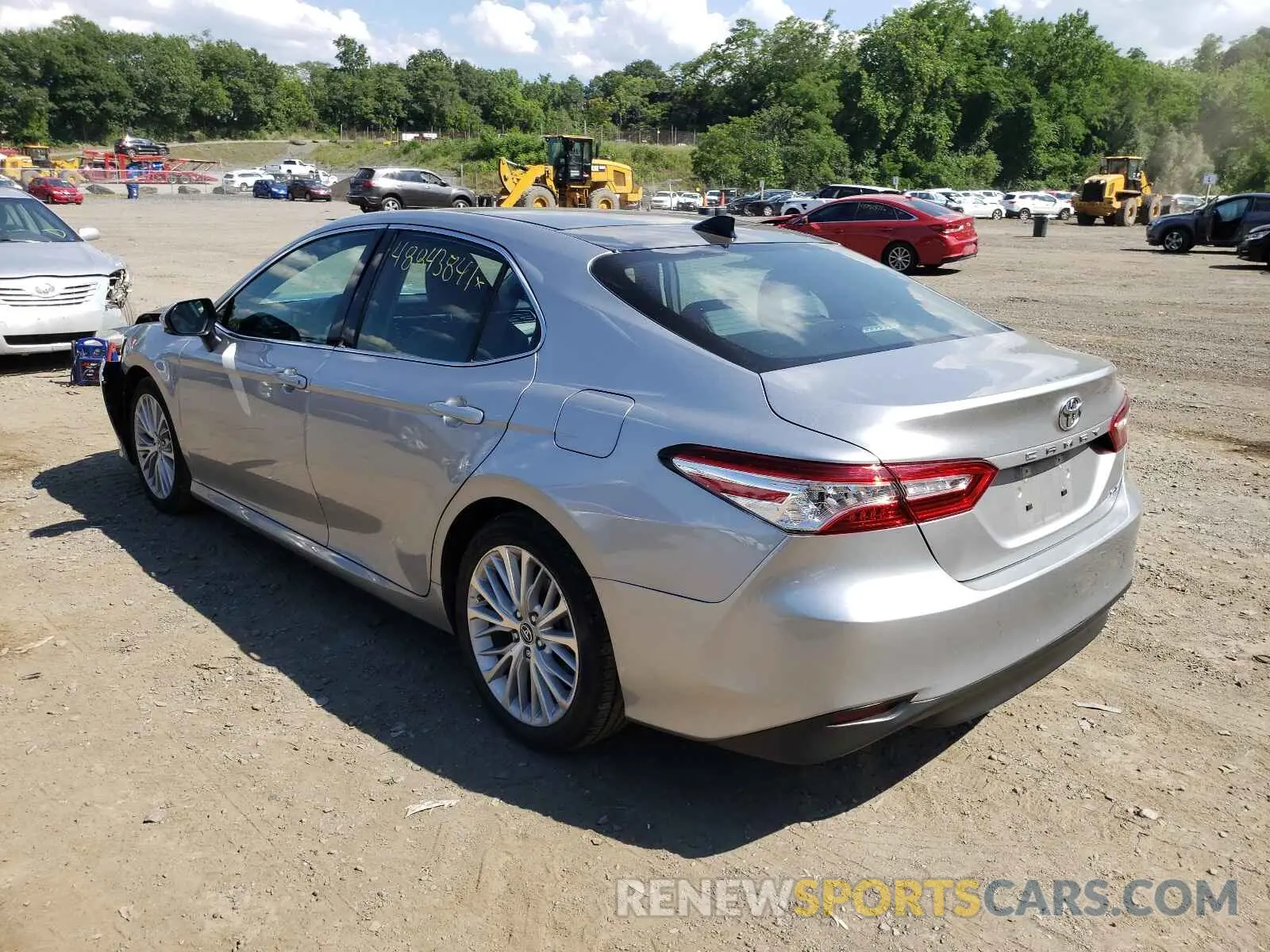 3 Фотография поврежденного автомобиля 4T1F11AK7LU864260 TOYOTA CAMRY 2020