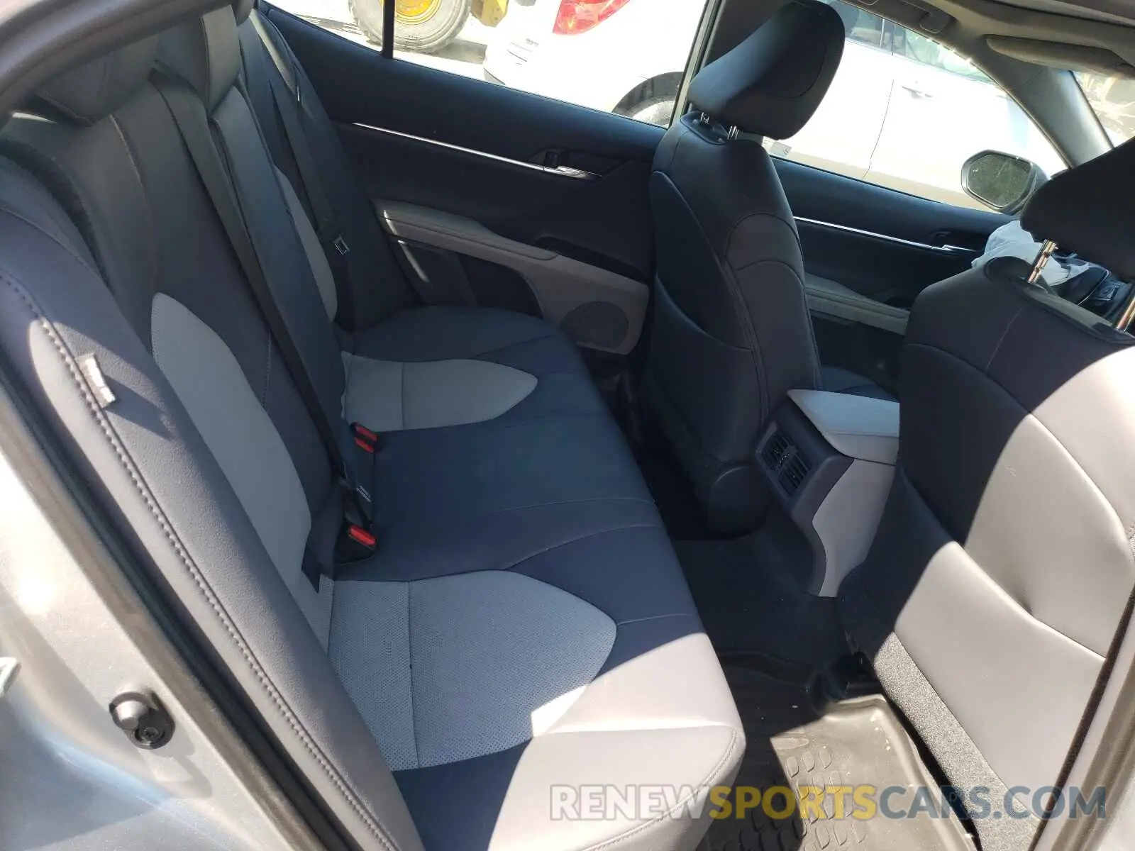 6 Фотография поврежденного автомобиля 4T1F11AK7LU864260 TOYOTA CAMRY 2020