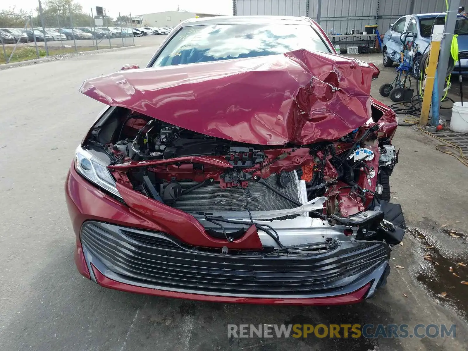 9 Photograph of a damaged car 4T1F11AK8LU949981 TOYOTA CAMRY 2020