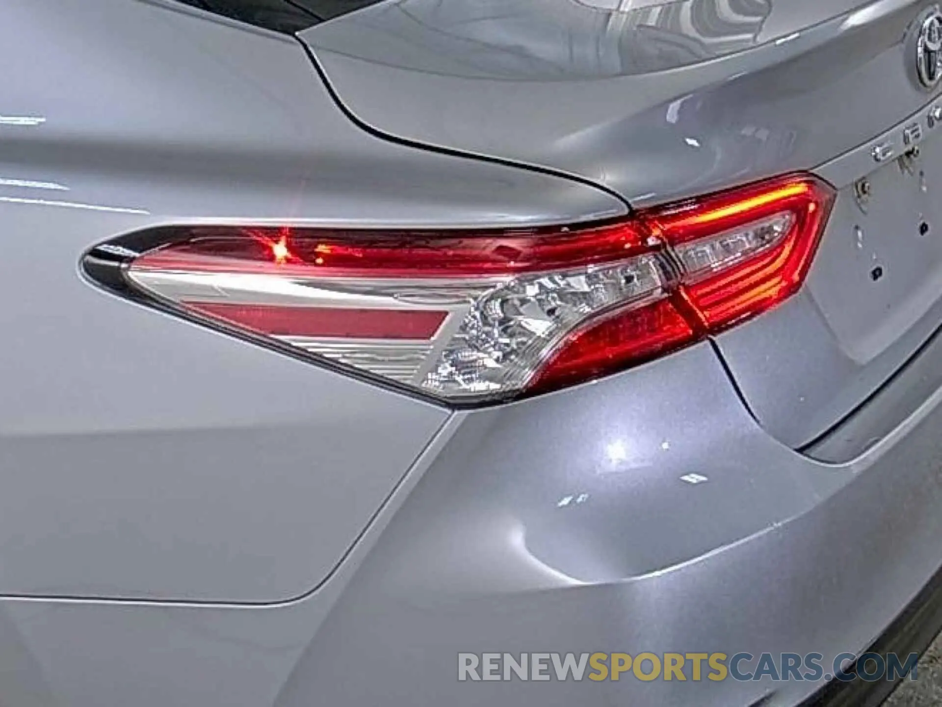 21 Photograph of a damaged car 4T1F11AK8LU994855 TOYOTA CAMRY 2020