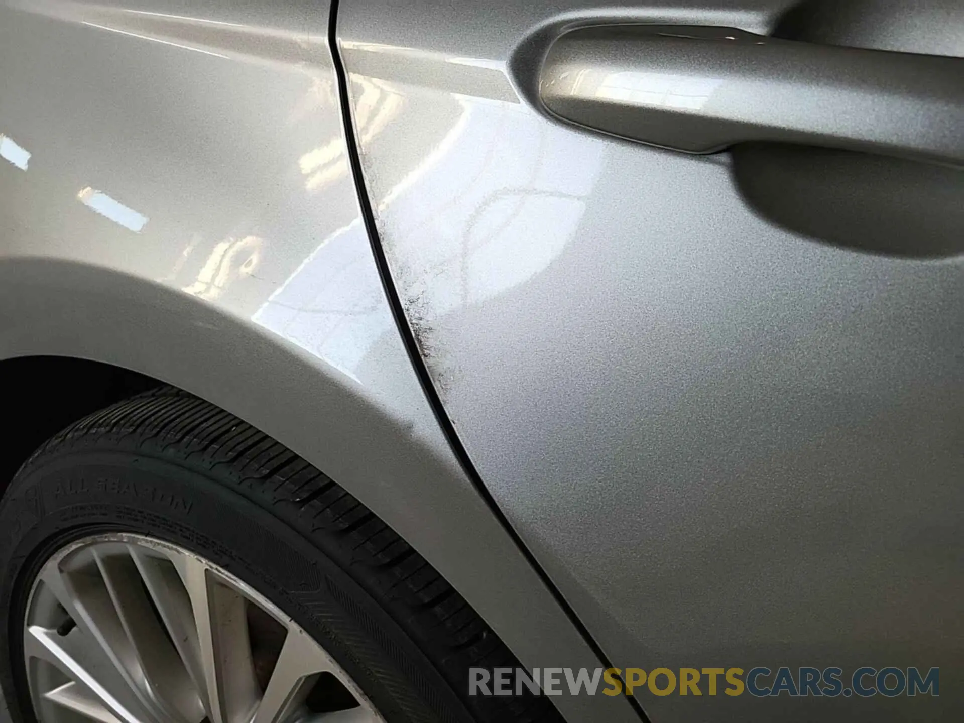 33 Photograph of a damaged car 4T1F11AK8LU994855 TOYOTA CAMRY 2020
