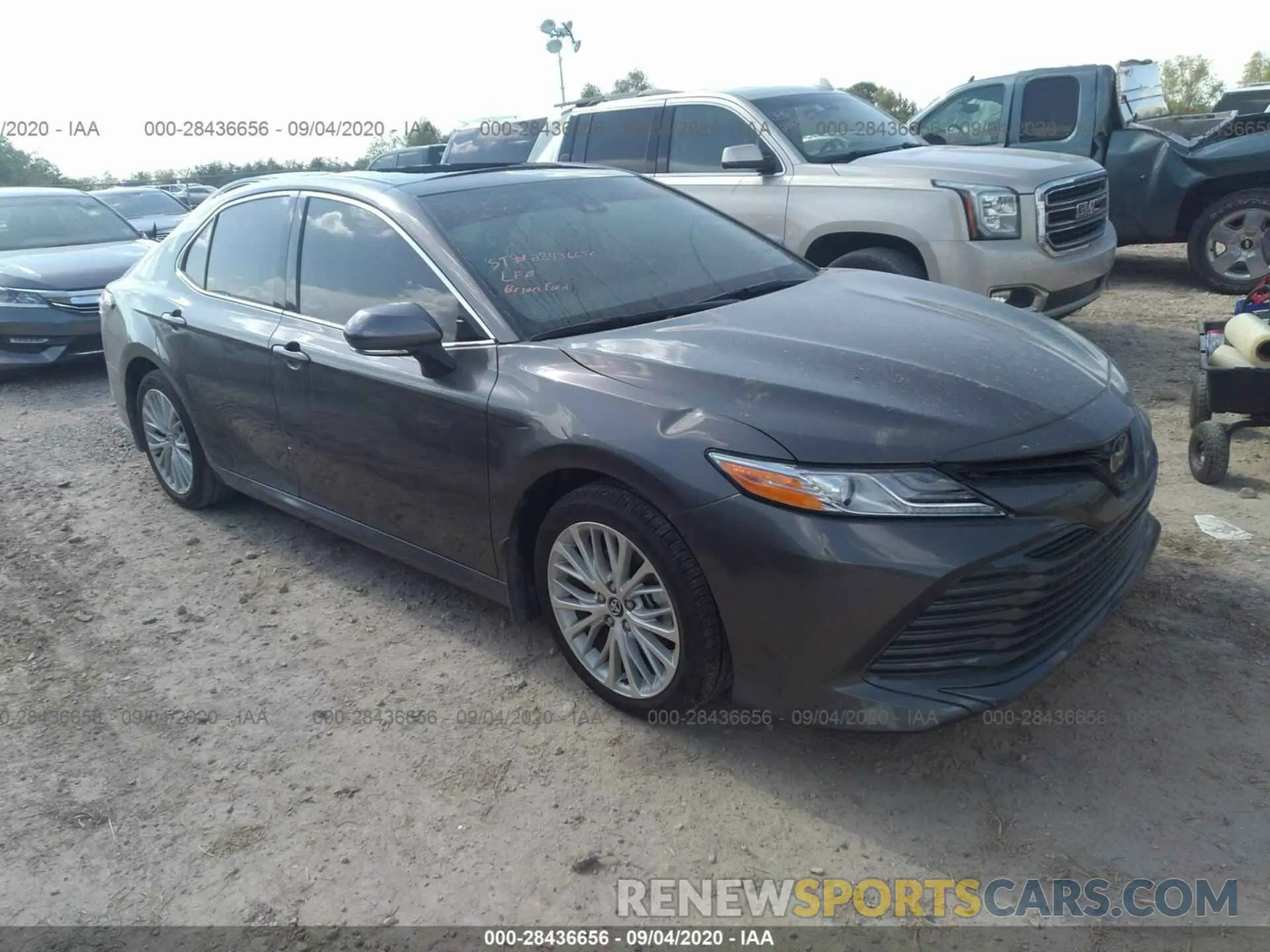 1 Photograph of a damaged car 4T1F11AKXLU301834 TOYOTA CAMRY 2020