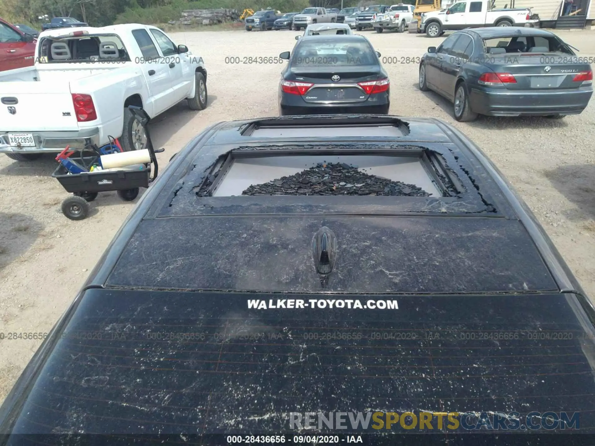 6 Photograph of a damaged car 4T1F11AKXLU301834 TOYOTA CAMRY 2020