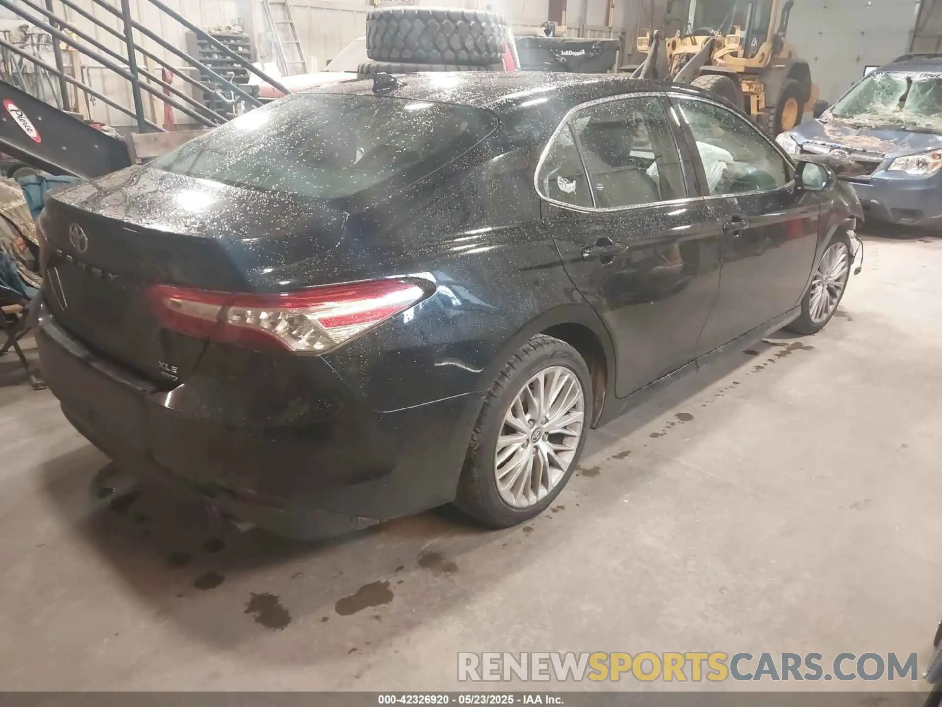 4 Photograph of a damaged car 4T1F11BK8LU009467 TOYOTA CAMRY 2020