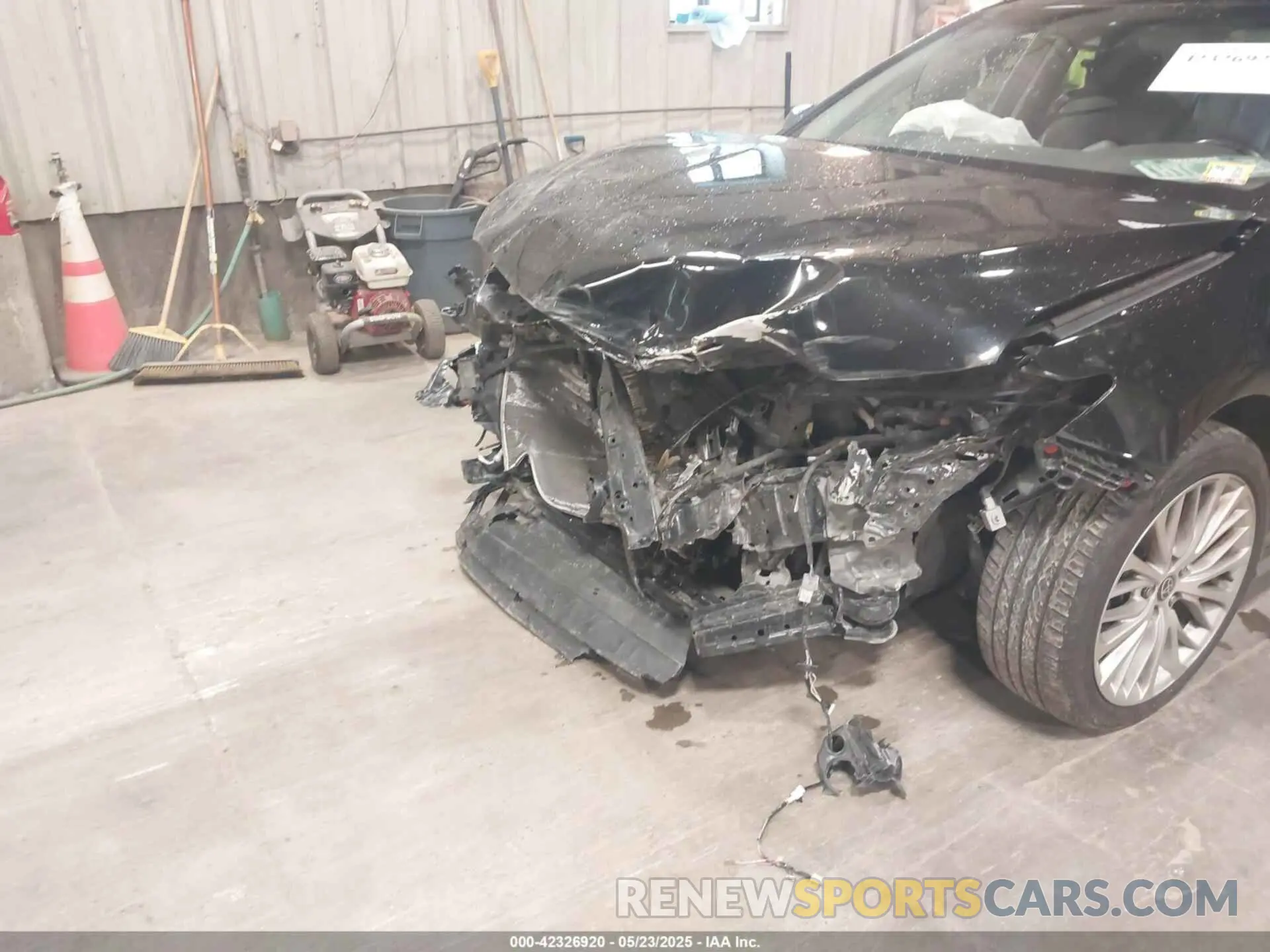 6 Photograph of a damaged car 4T1F11BK8LU009467 TOYOTA CAMRY 2020