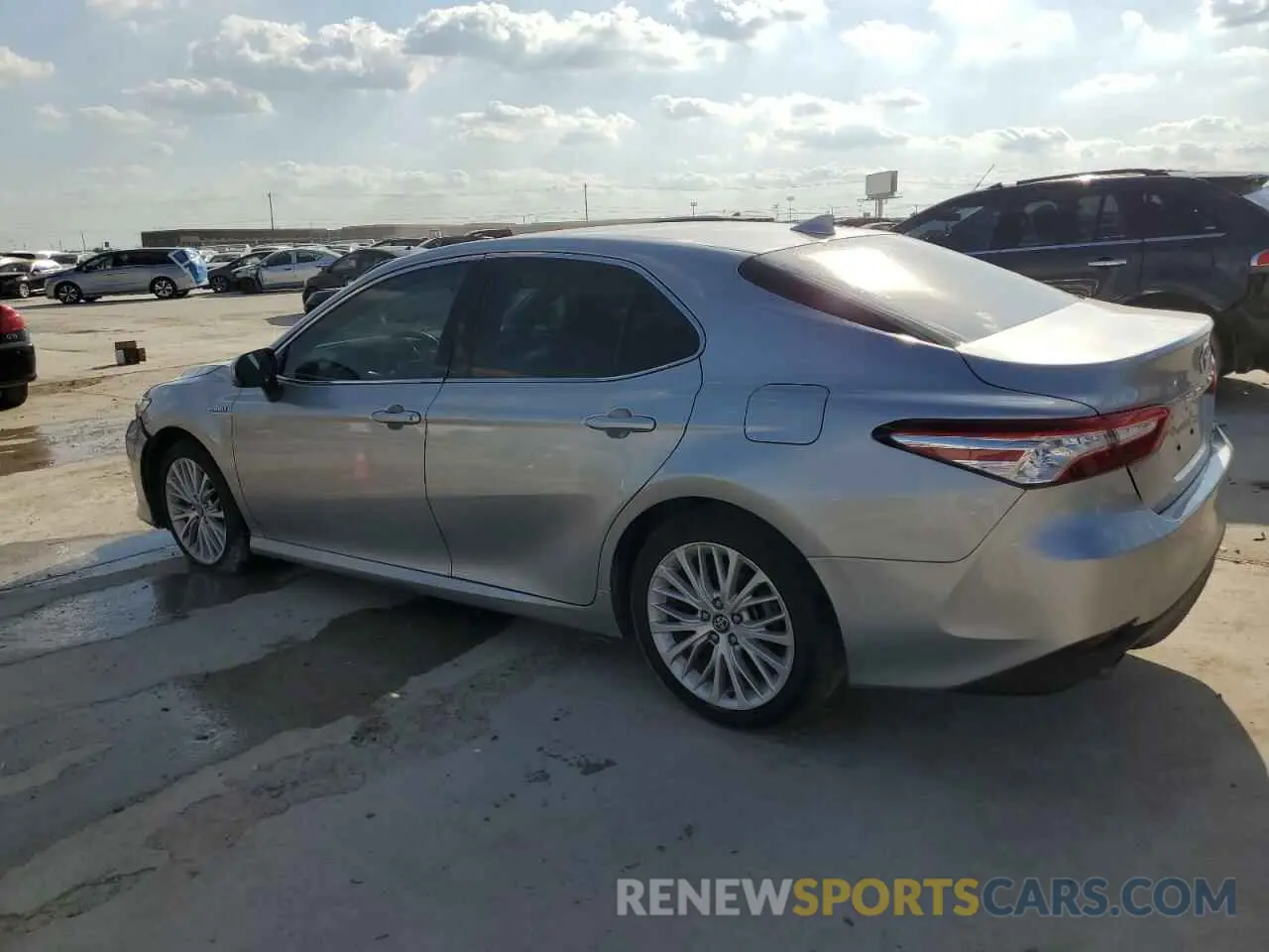 2 Photograph of a damaged car 4T1F31AK0LU525365 TOYOTA CAMRY 2020