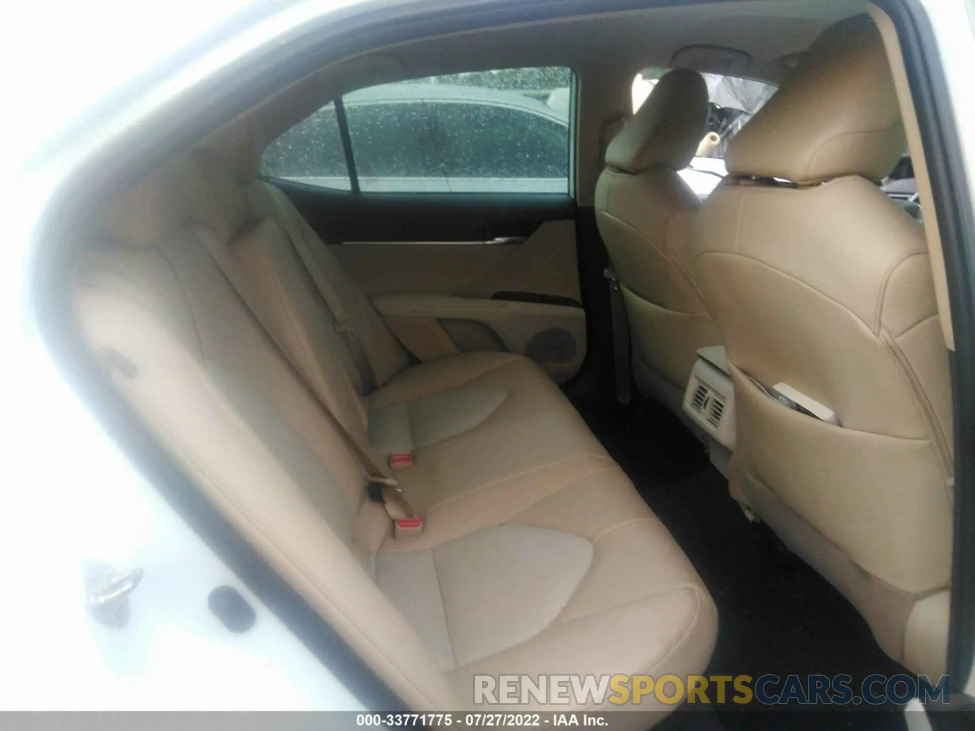8 Photograph of a damaged car 4T1F31AK0LU539699 TOYOTA CAMRY 2020