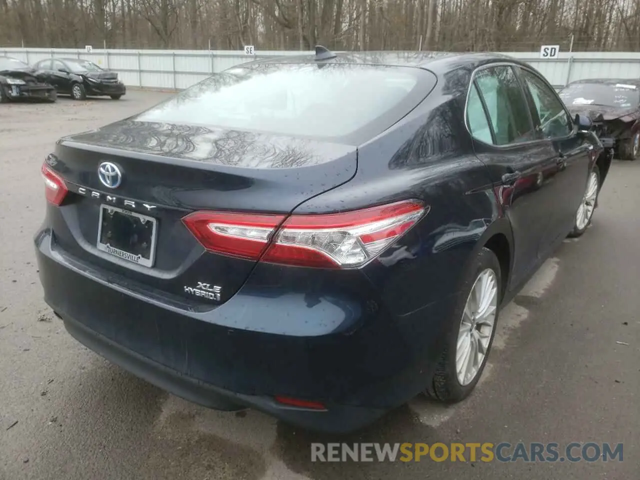 4 Photograph of a damaged car 4T1F31AK1LU536844 TOYOTA CAMRY 2020
