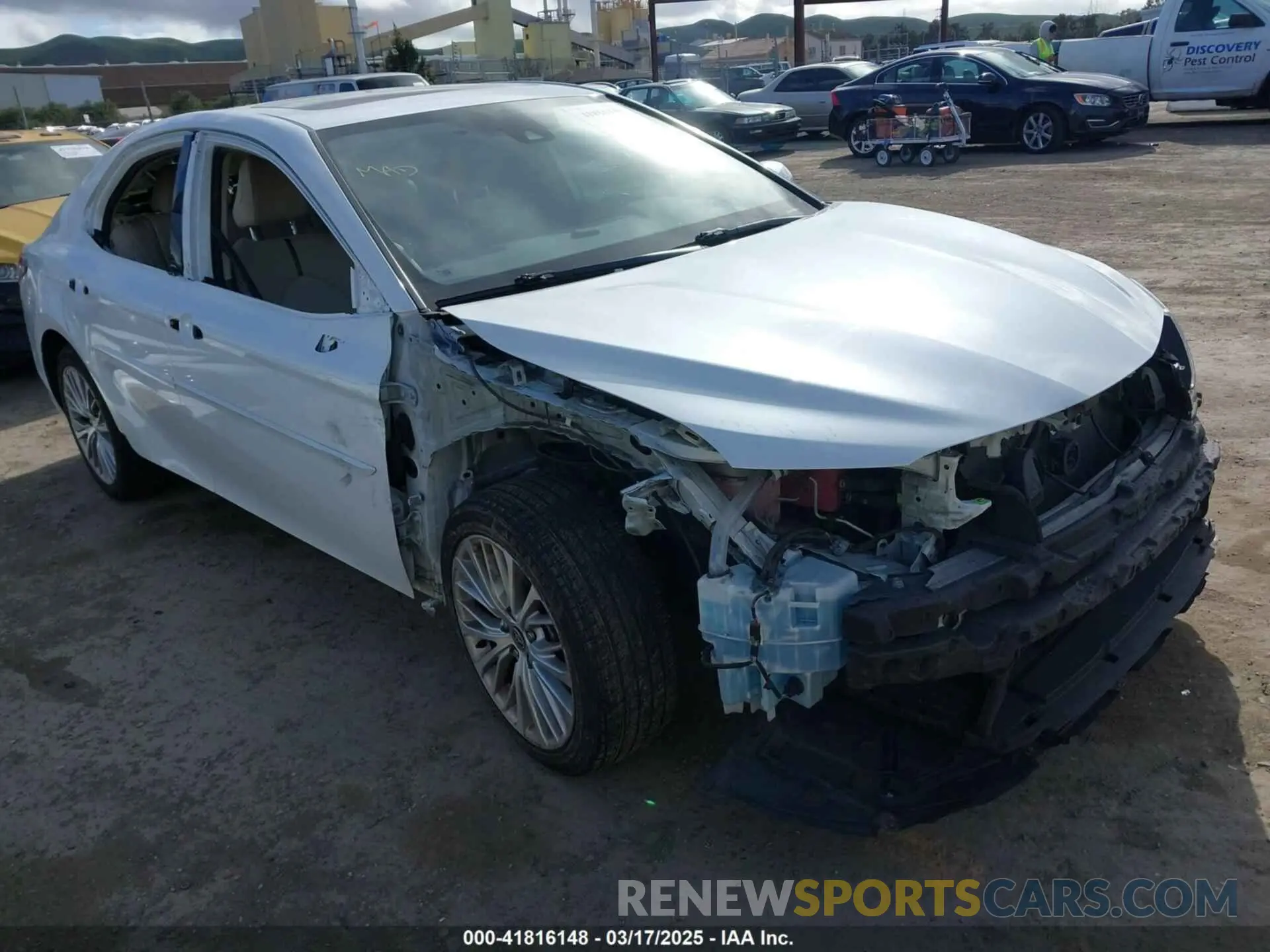1 Photograph of a damaged car 4T1F31AK2LU014000 TOYOTA CAMRY 2020