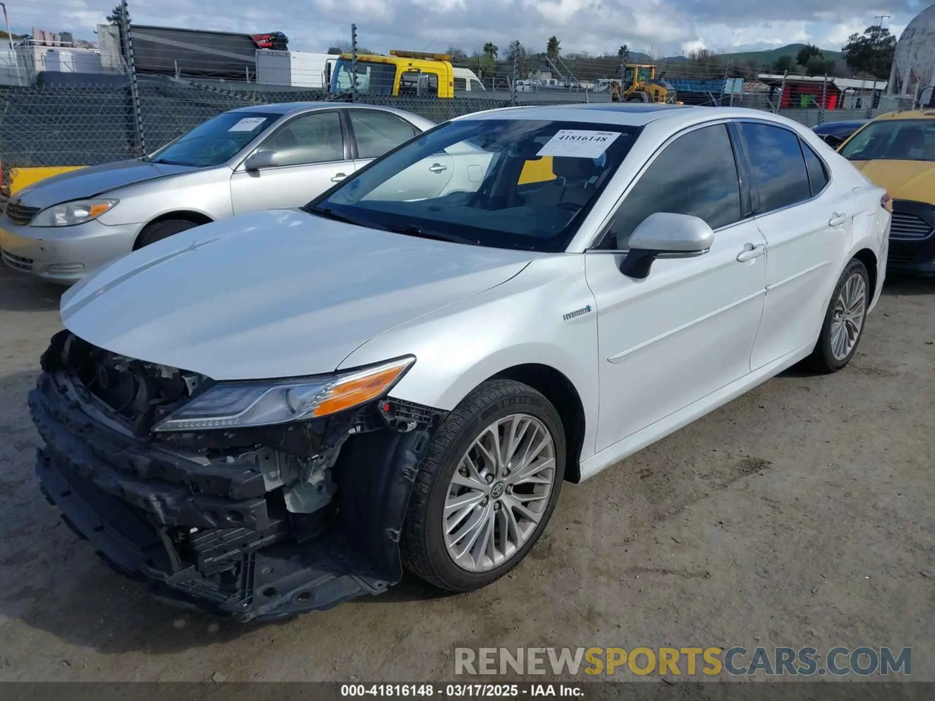 2 Photograph of a damaged car 4T1F31AK2LU014000 TOYOTA CAMRY 2020