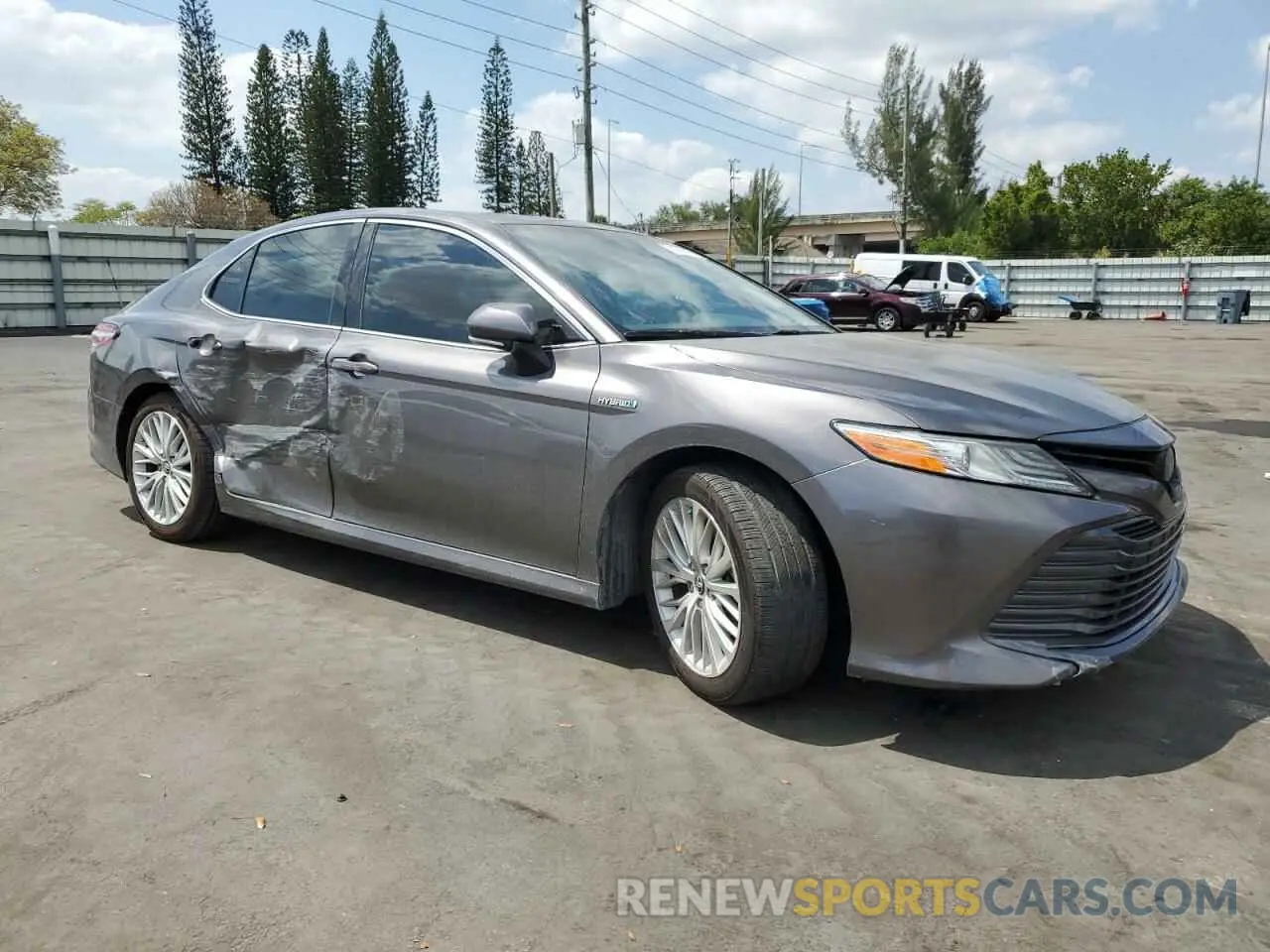 4 Фотография поврежденного автомобиля 4T1F31AK2LU522659 TOYOTA CAMRY 2020
