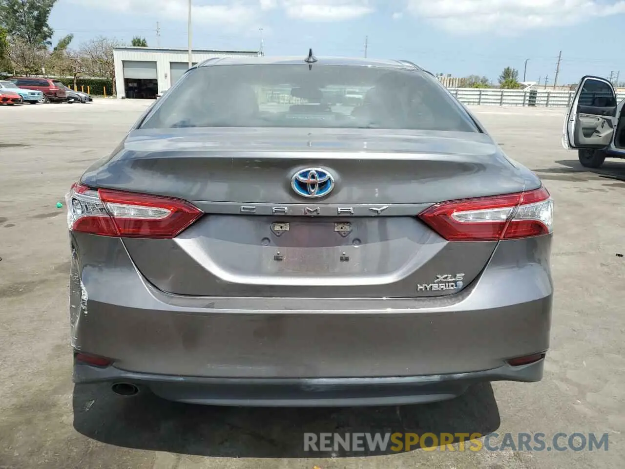 6 Фотография поврежденного автомобиля 4T1F31AK2LU522659 TOYOTA CAMRY 2020