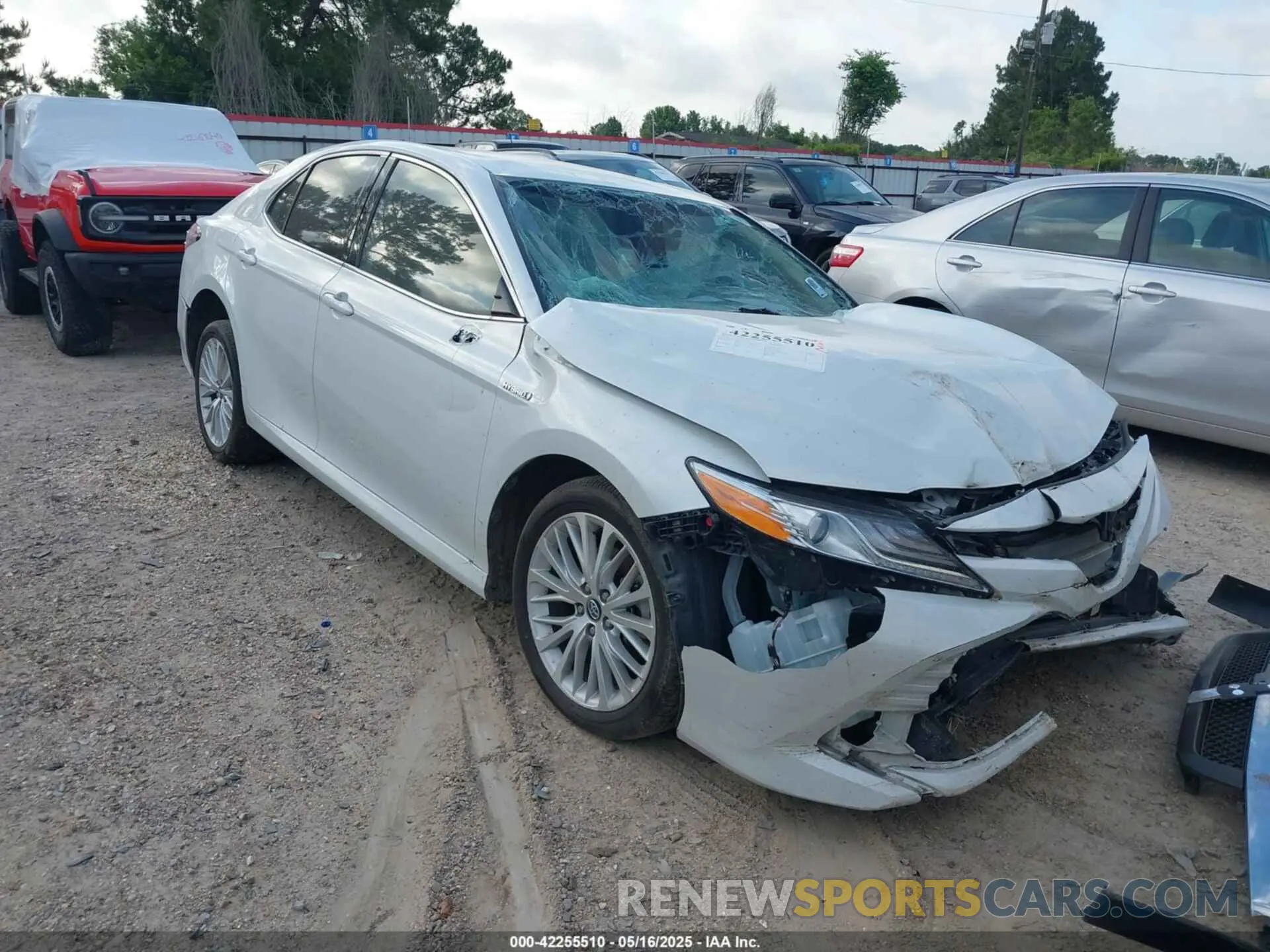 1 Photograph of a damaged car 4T1F31AK2LU523486 TOYOTA CAMRY 2020