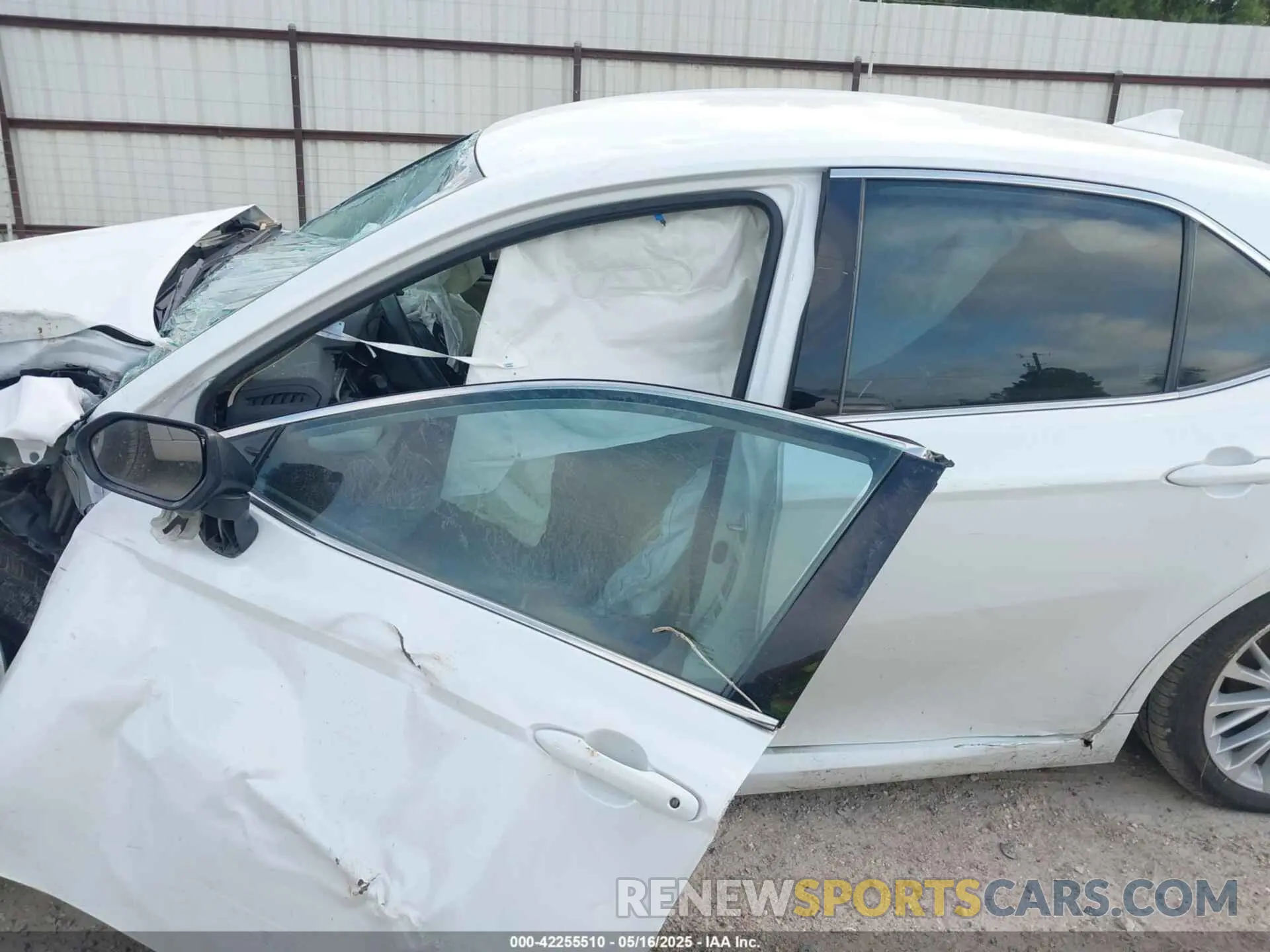 15 Photograph of a damaged car 4T1F31AK2LU523486 TOYOTA CAMRY 2020