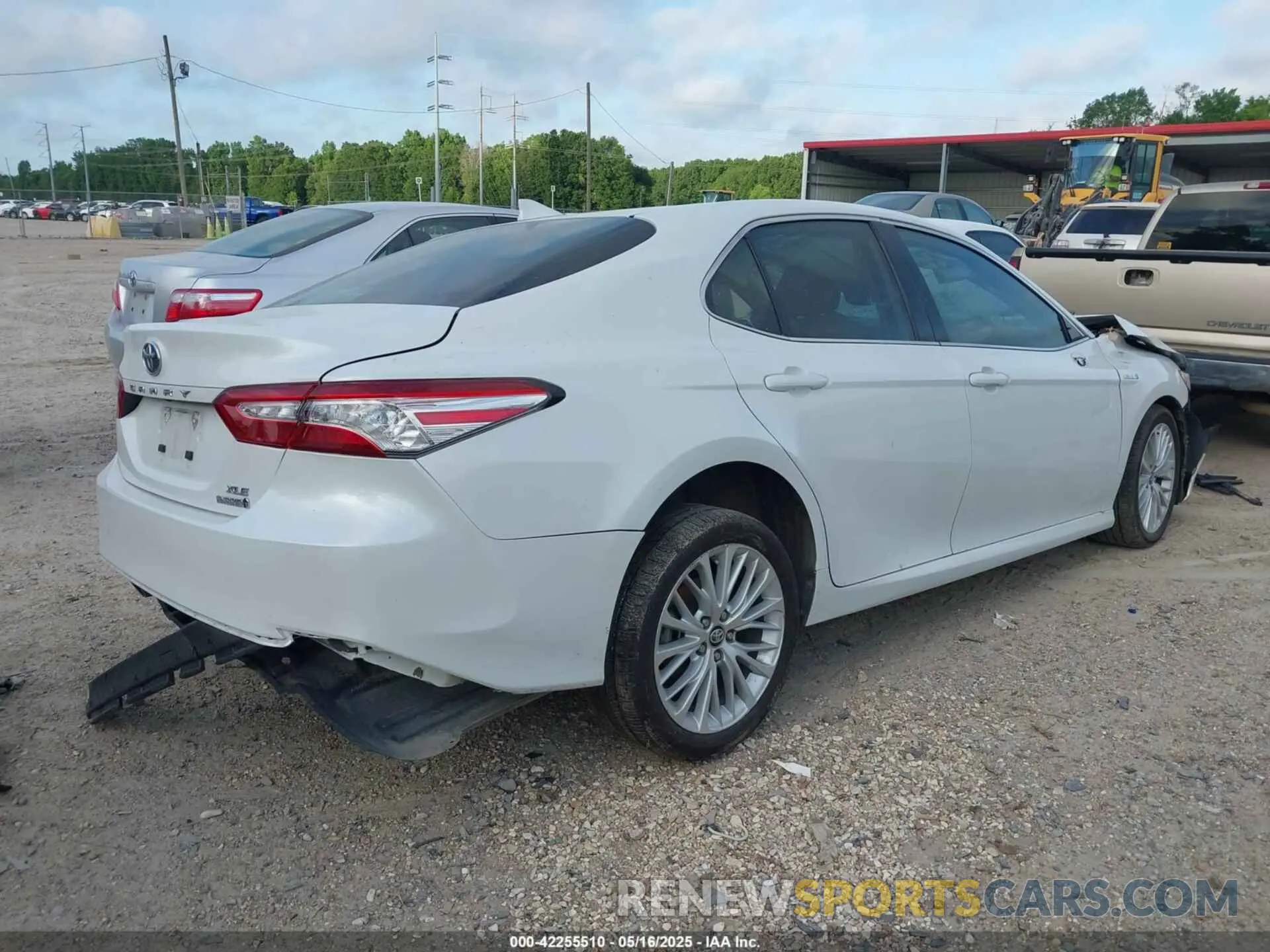 4 Photograph of a damaged car 4T1F31AK2LU523486 TOYOTA CAMRY 2020