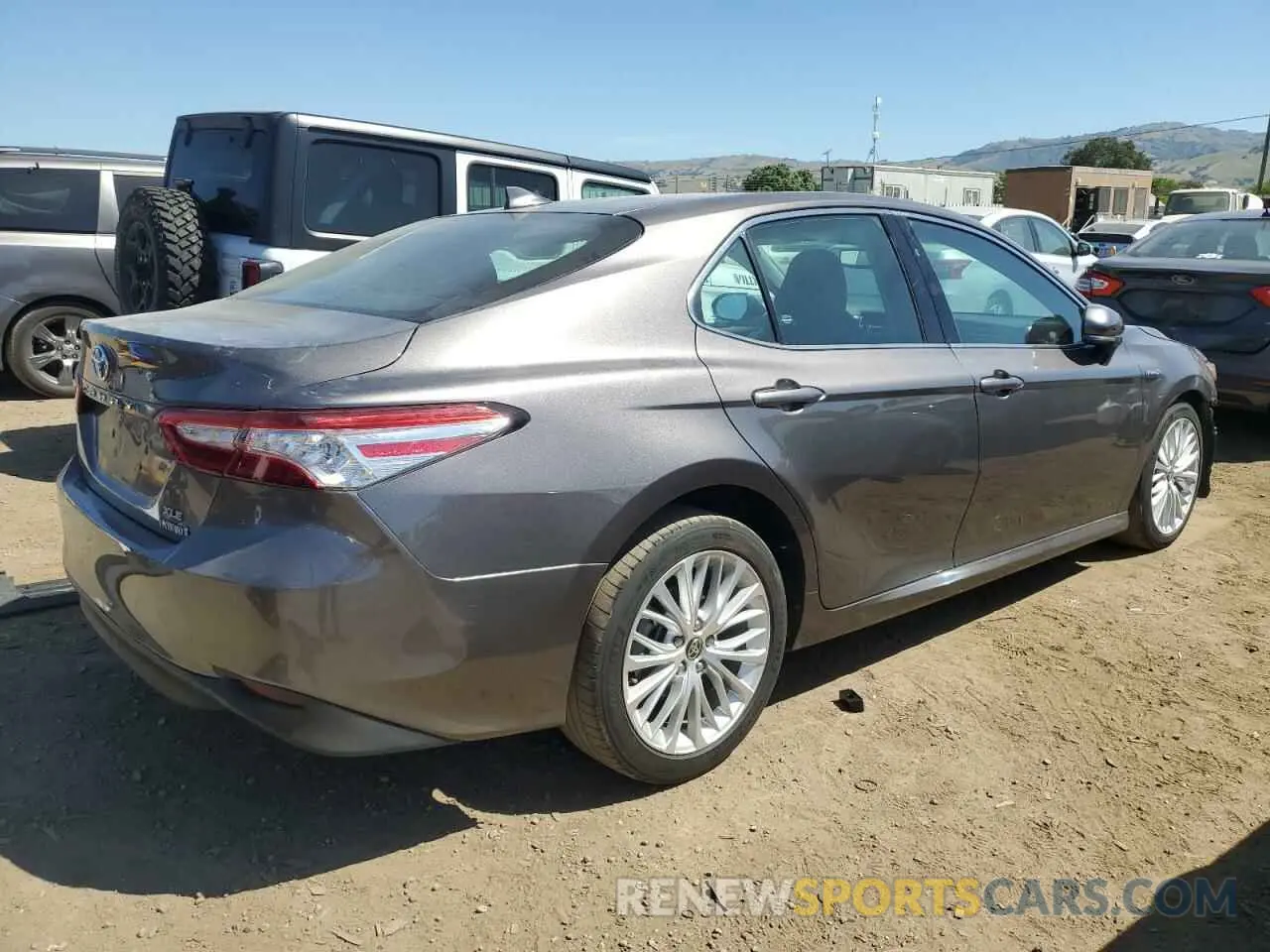 3 Photograph of a damaged car 4T1F31AK2LU532236 TOYOTA CAMRY 2020