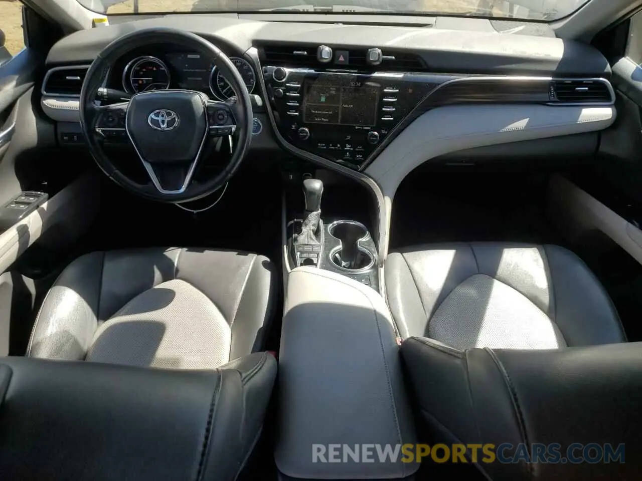 8 Photograph of a damaged car 4T1F31AK2LU532236 TOYOTA CAMRY 2020