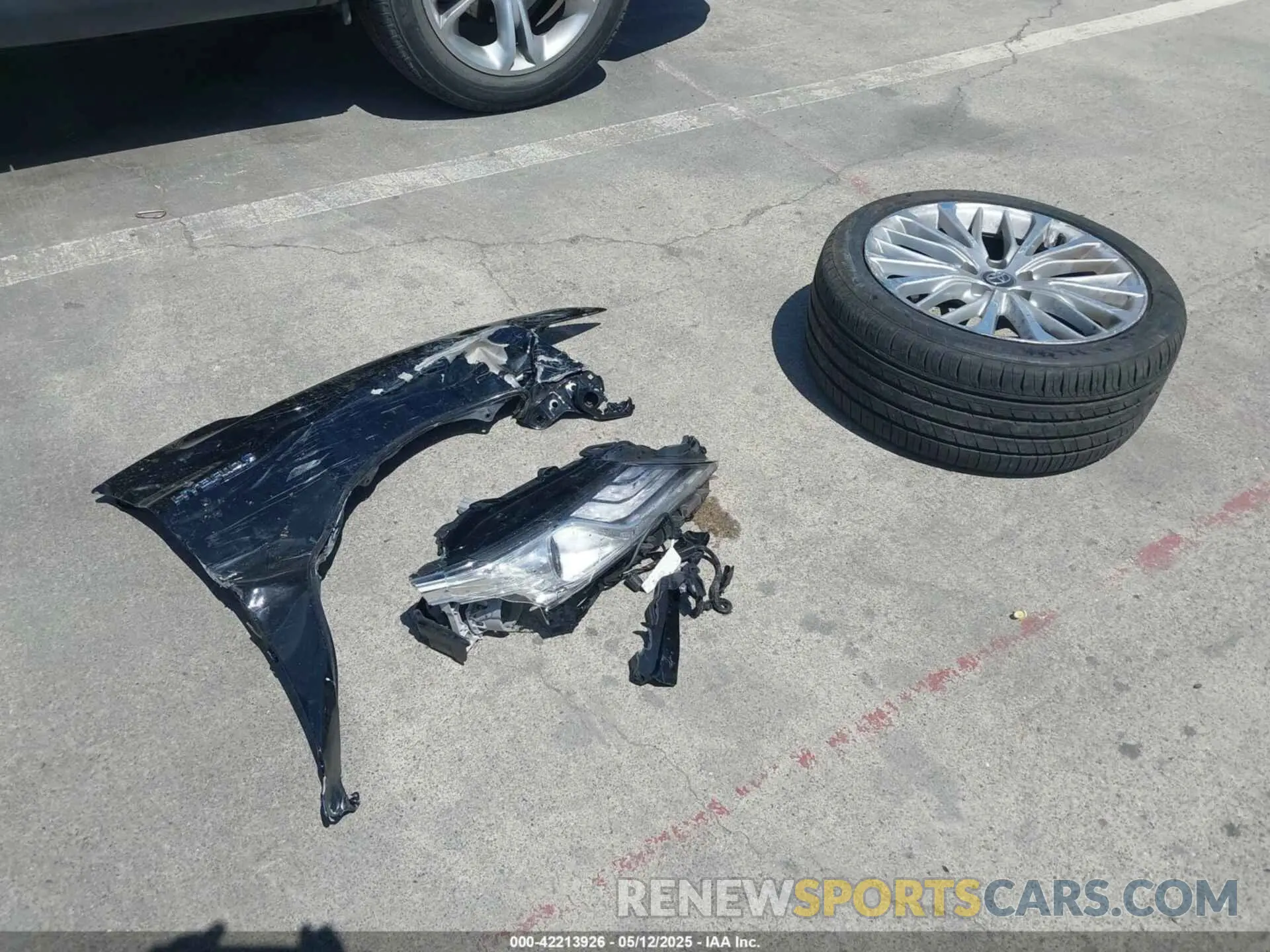 12 Photograph of a damaged car 4T1F31AK4LU526096 TOYOTA CAMRY 2020