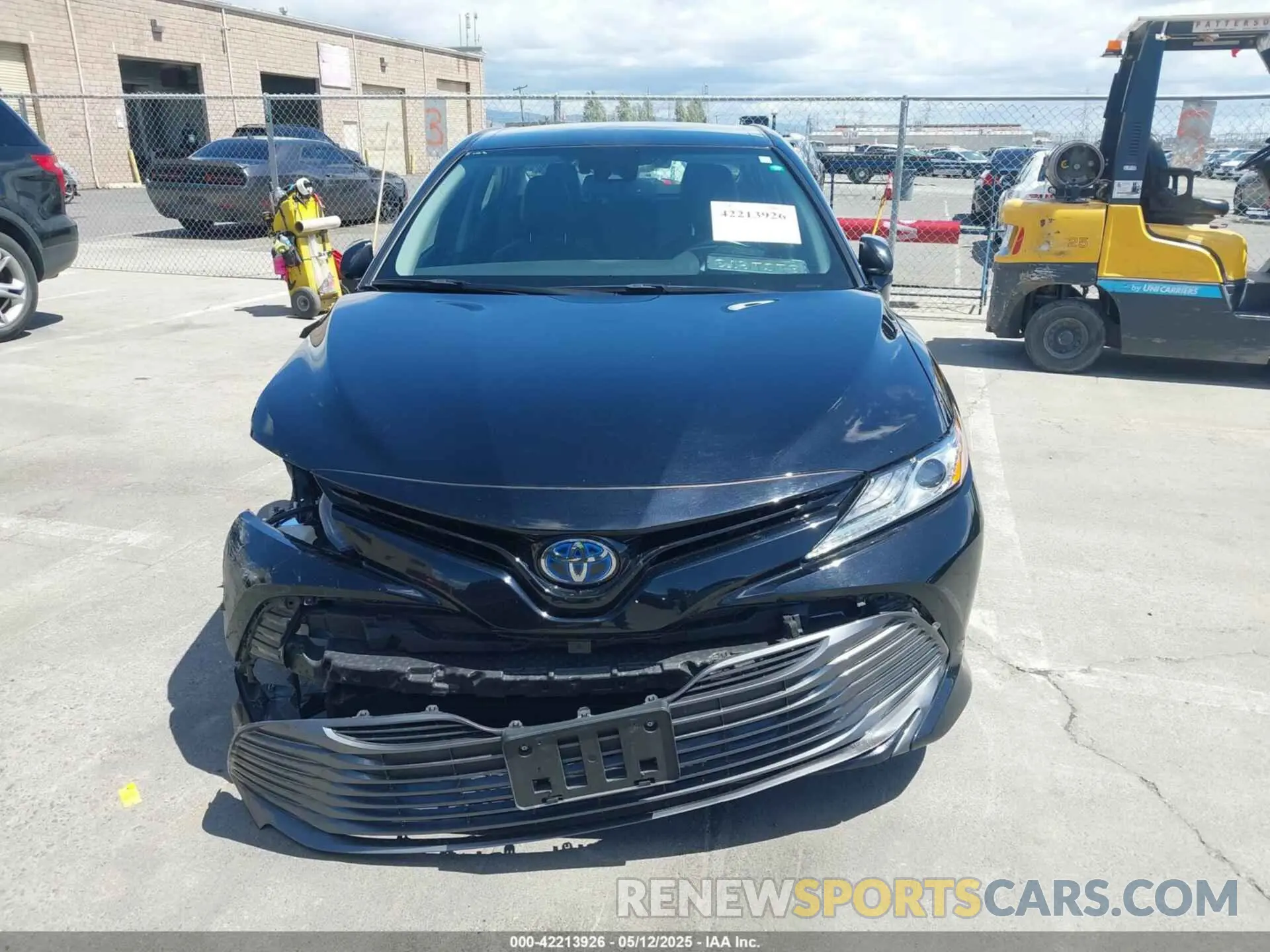 13 Photograph of a damaged car 4T1F31AK4LU526096 TOYOTA CAMRY 2020