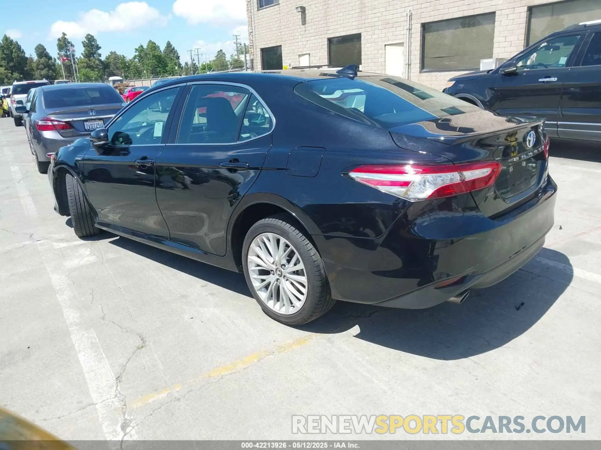 3 Photograph of a damaged car 4T1F31AK4LU526096 TOYOTA CAMRY 2020