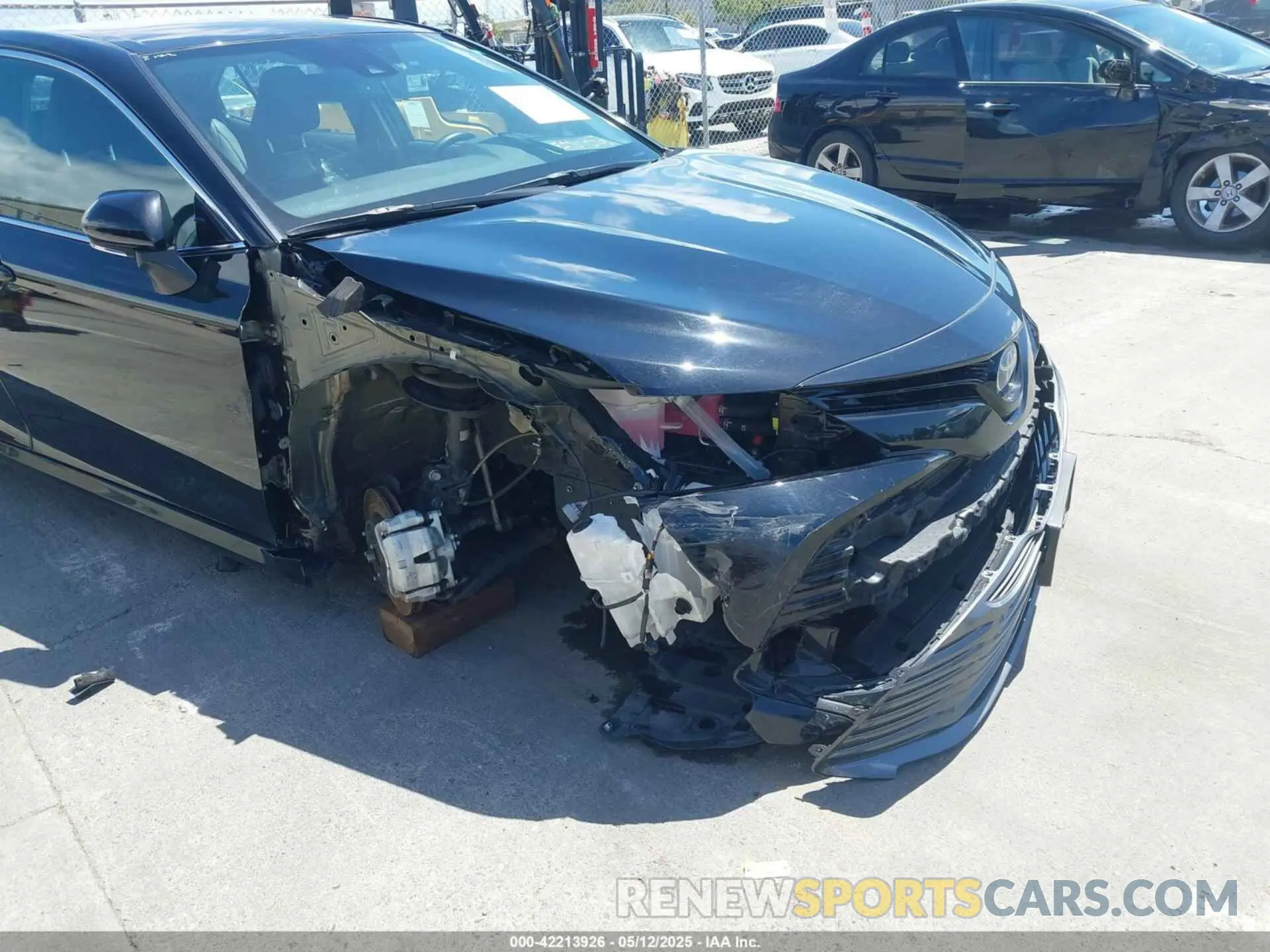 6 Photograph of a damaged car 4T1F31AK4LU526096 TOYOTA CAMRY 2020