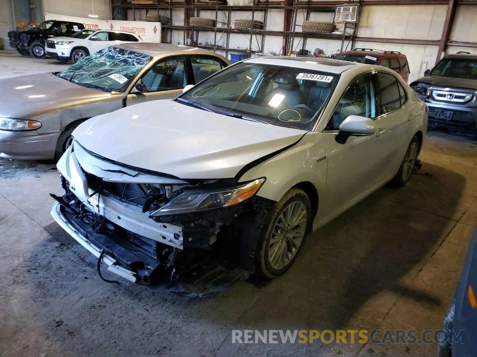 2 Photograph of a damaged car 4T1F31AK4LU528494 TOYOTA CAMRY 2020