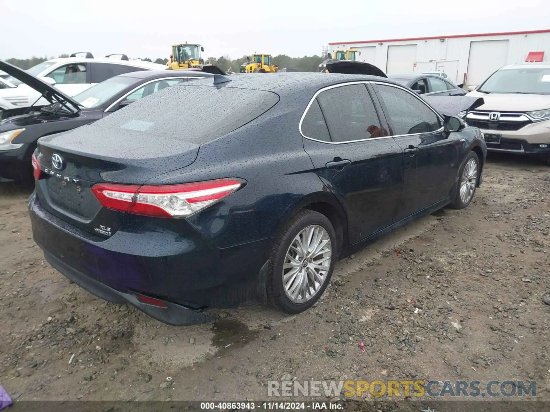 4 Photograph of a damaged car 4T1F31AK4LU530956 TOYOTA CAMRY 2020