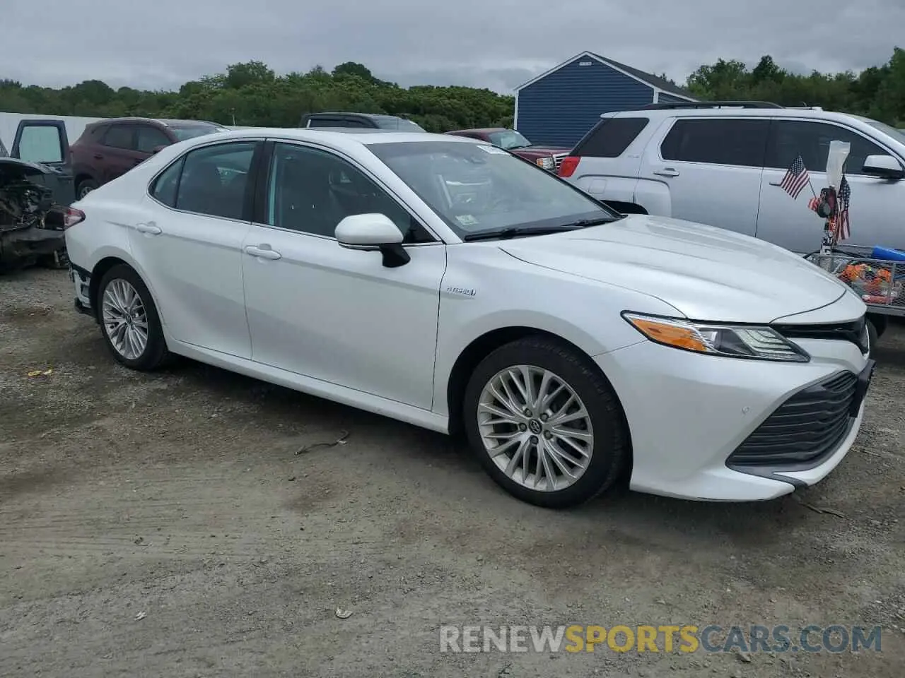 4 Photograph of a damaged car 4T1F31AK6LU519151 TOYOTA CAMRY 2020