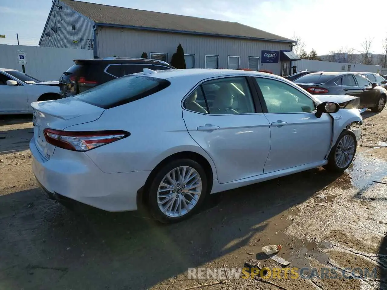 3 Photograph of a damaged car 4T1F31AK6LU521398 TOYOTA CAMRY 2020