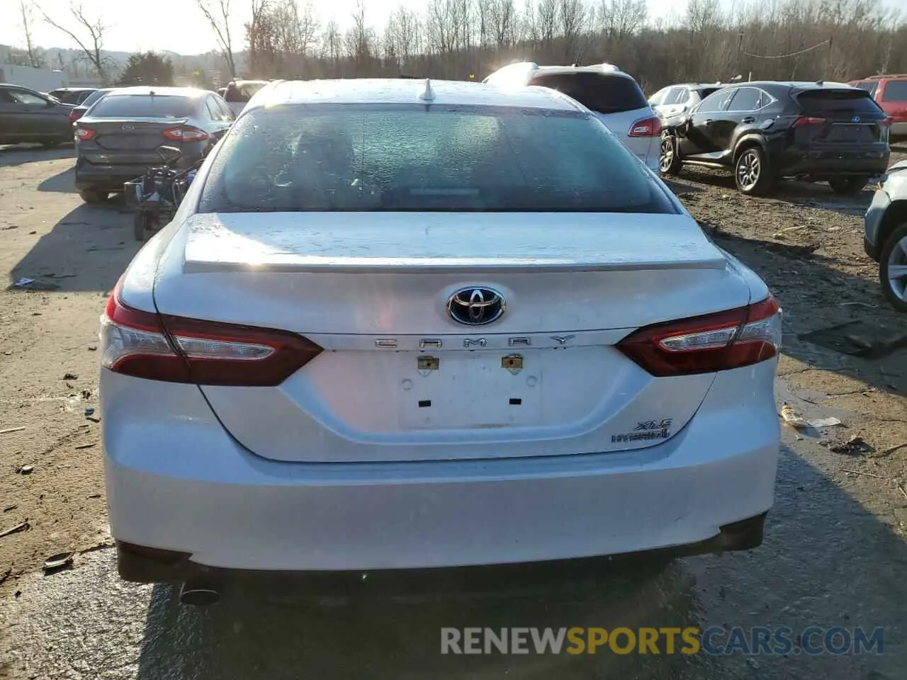 6 Photograph of a damaged car 4T1F31AK6LU521398 TOYOTA CAMRY 2020