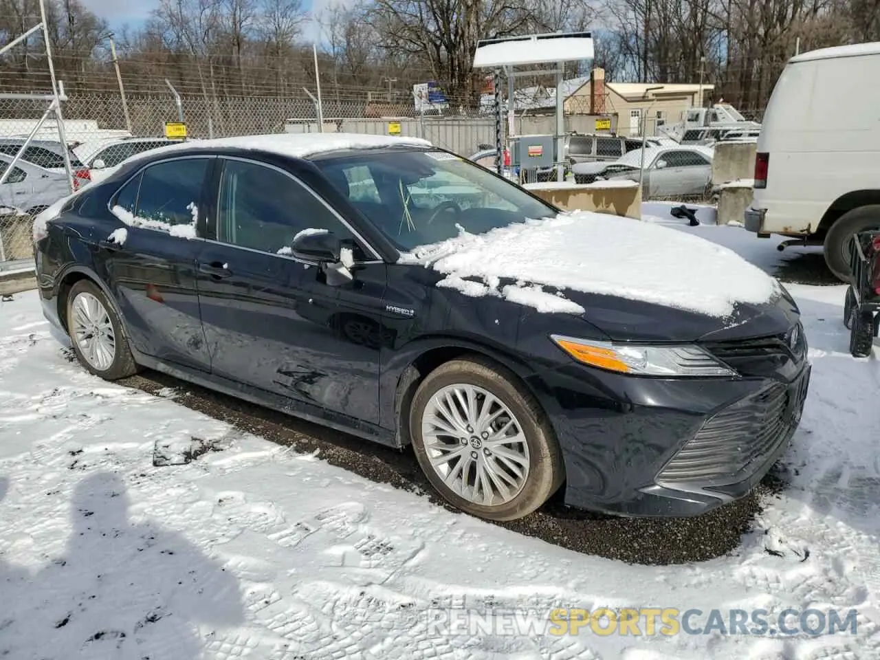 4 Photograph of a damaged car 4T1F31AK6LU539433 TOYOTA CAMRY 2020