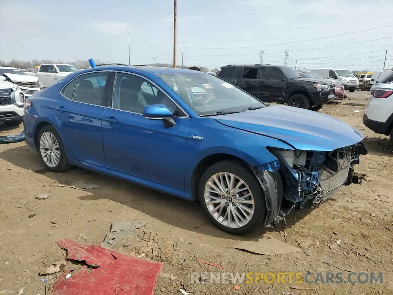 4 Photograph of a damaged car 4T1F31AK8LU009867 TOYOTA CAMRY 2020